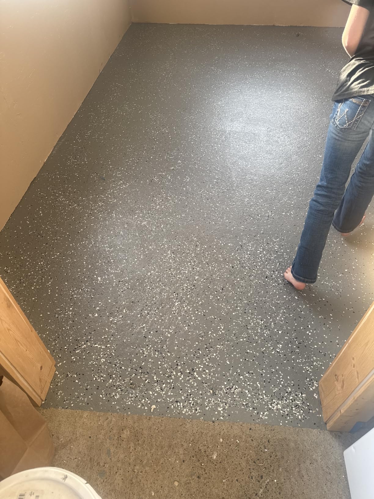 Rust-Oleum 320202 Concrete & Garage Clear Finish Topcoat, Gallon, Gloss Clear customer photo 1