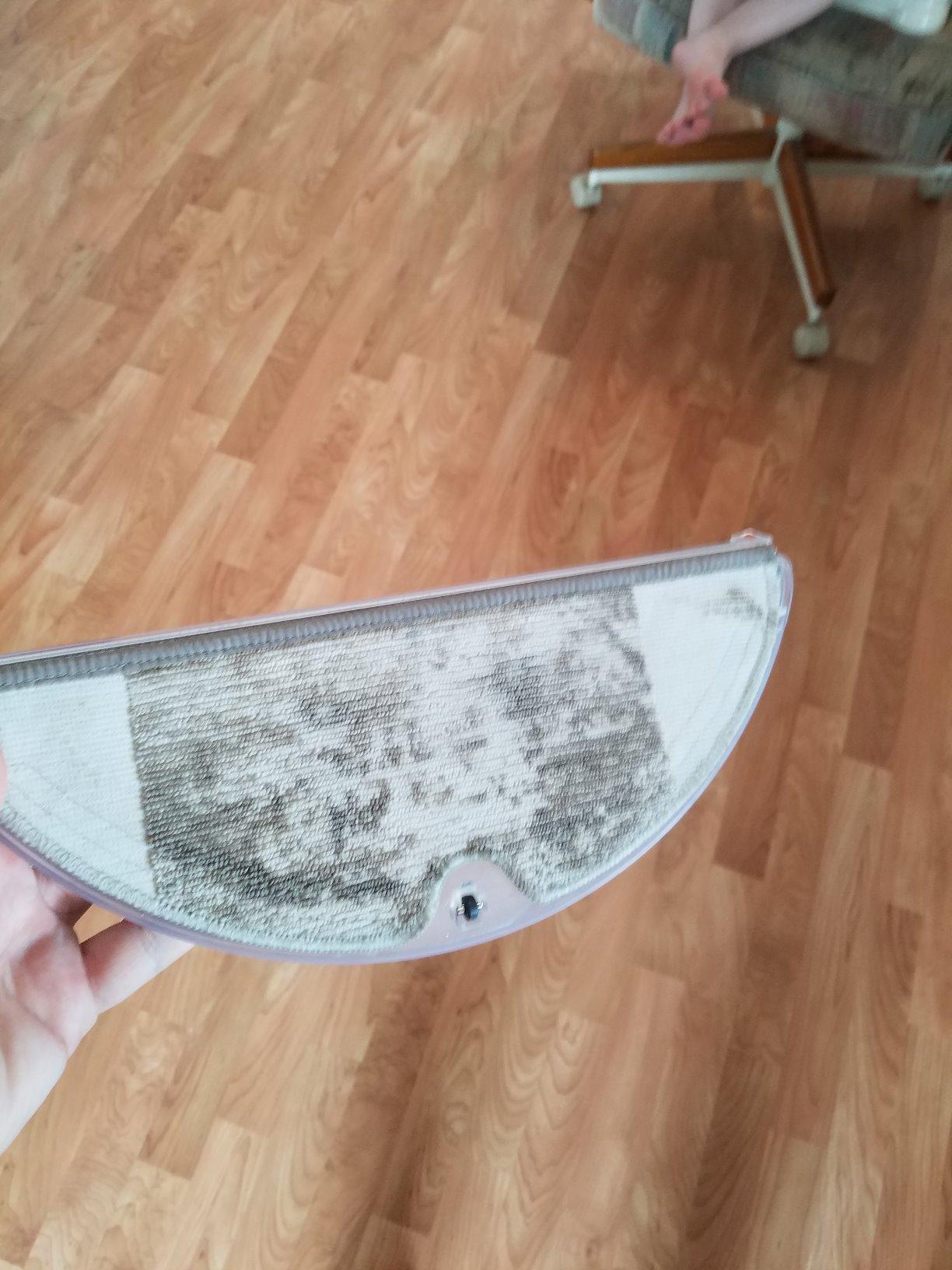 roborock Q7 M5+ Robot Vacuum and Mop, Upgraded from Q5 Max+, Up to 7-9 Weeks Self-Empty, 10000Pa Suction, Dual Anti-Tangle System for Pet Hair & Carpet, PreciSense LiDAR Navigation, App Control, White customer photo 1