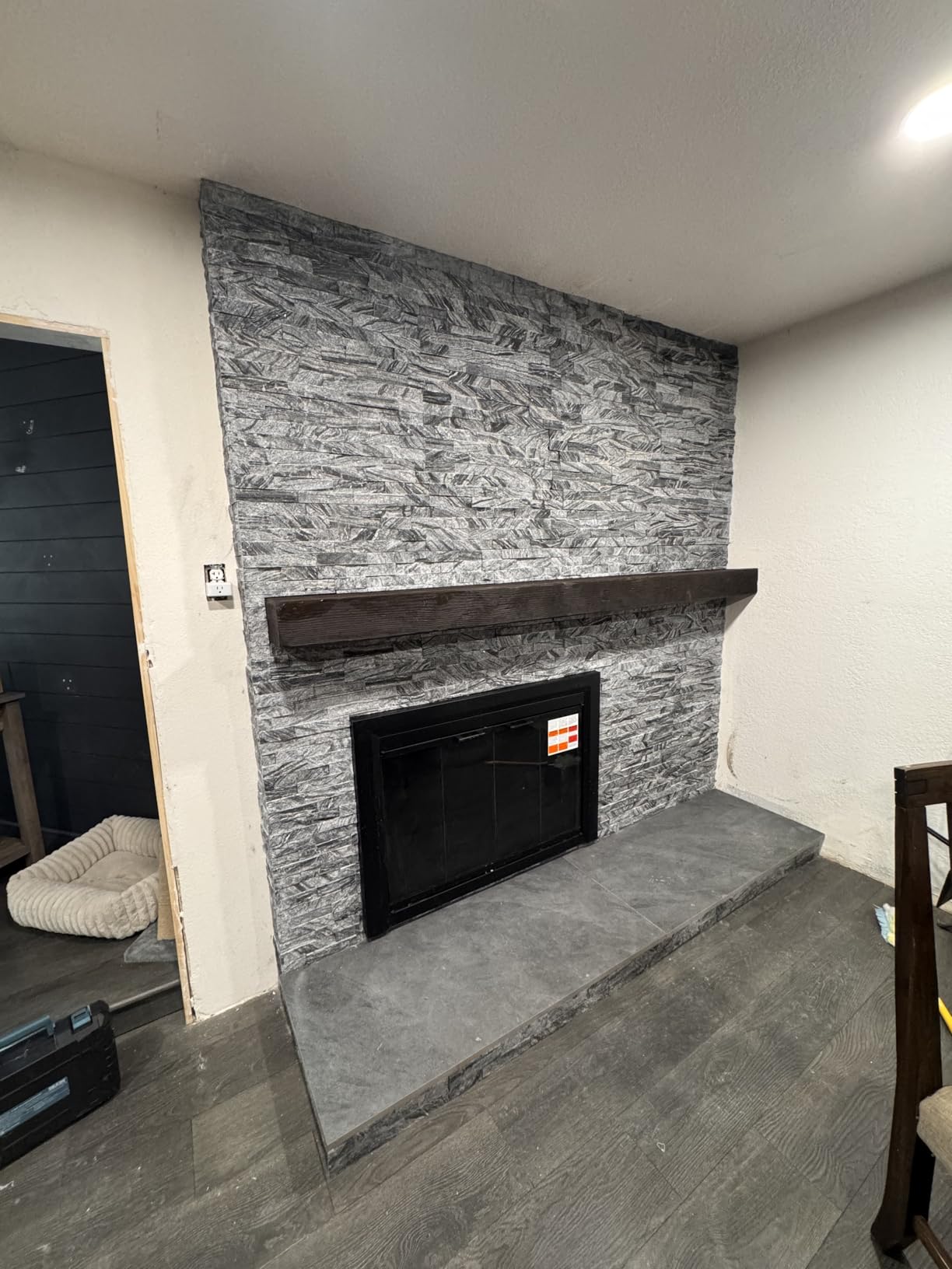 Self Leveling Laser Level 100ft, Green Cross Line with Tripod, 4 Brightness Modes & Pulse Function, Manual & Self-Leveling Modes, IP54 Waterproof for Picture Hanging, Tile, DIY Construction customer photo 1