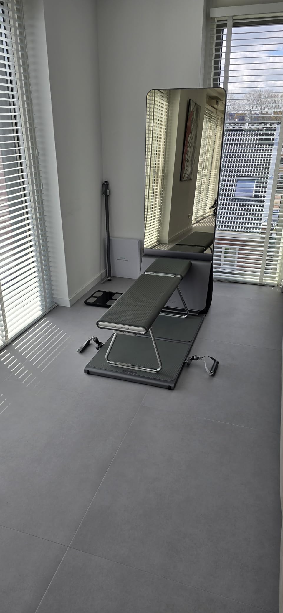 AEKE Smart Home Gym System- Fitness Mirror K1: AI-Powered All-in-One Fitness Machine for Full-Body Strength Training and Personalized Workout customer photo 1