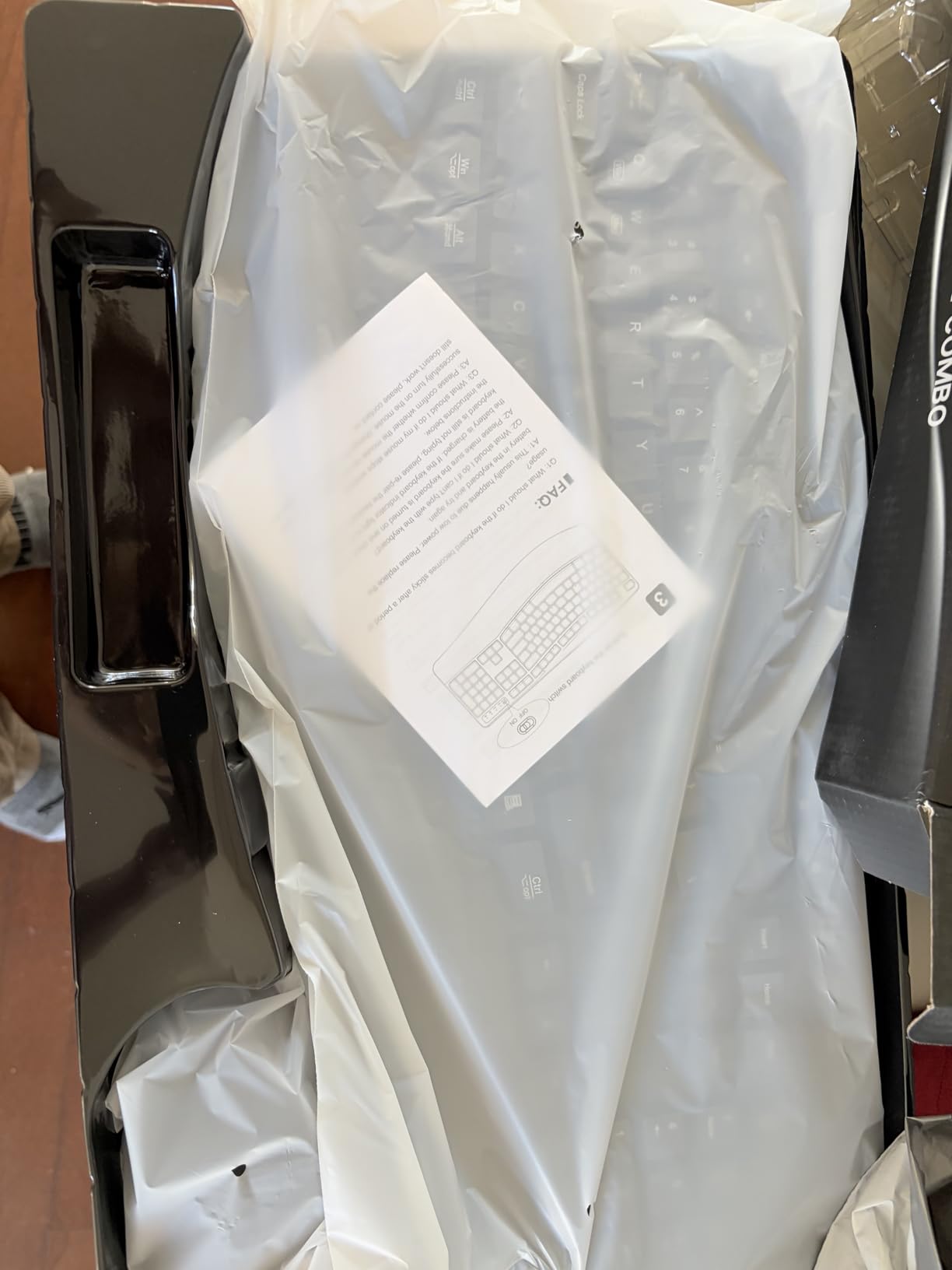 Wireless Keyboard and Mouse Combo, 2.4G Full Size Wave Keys Ergonomic Keyboard with Wrist Rest and 3-Level DPI Adjustable Wireless Ergonomic Mouse for Windows, Mac OS Desktop/Laptop/PC(Black) customer photo 1