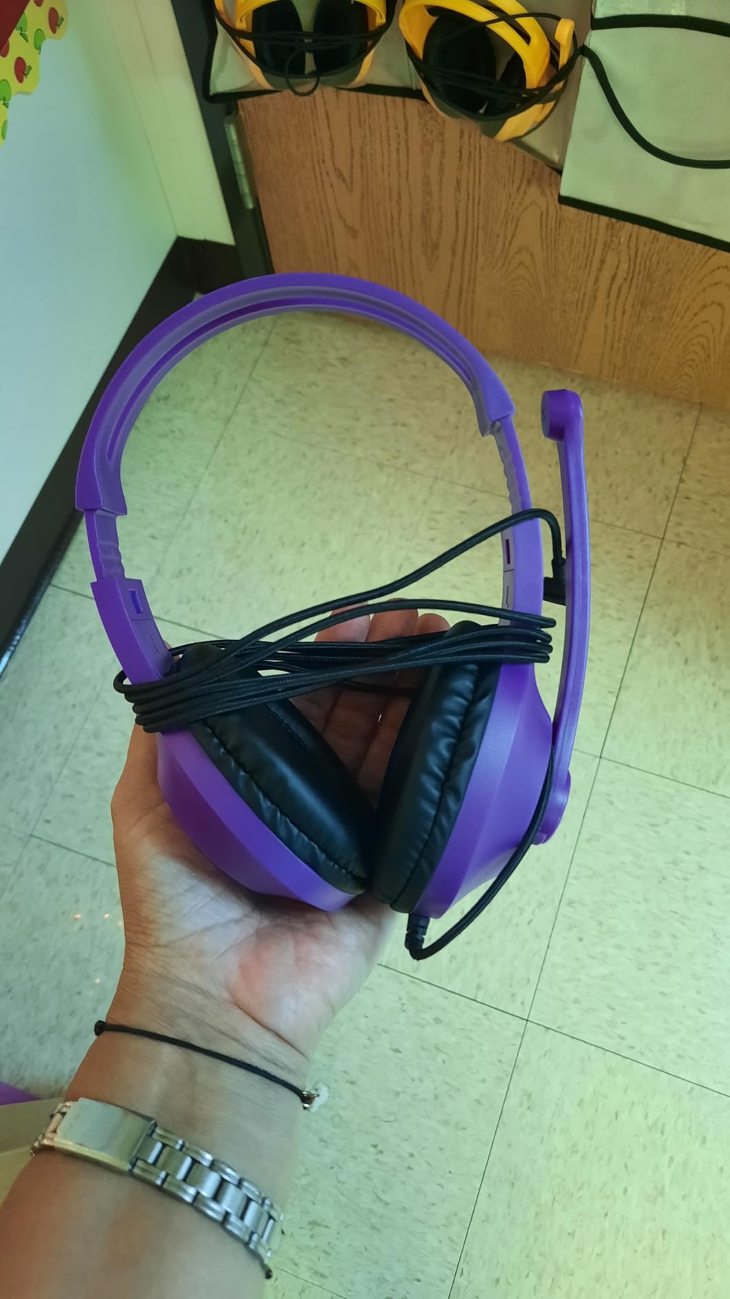 Bulk Headphones for Classroom with Microphone, Heavy-Duty School Pack Wired Headphones for Students with Rotating Boom Mic. Teacher Must Haves from Elementary to College (12 Pack Black) customer photo 2