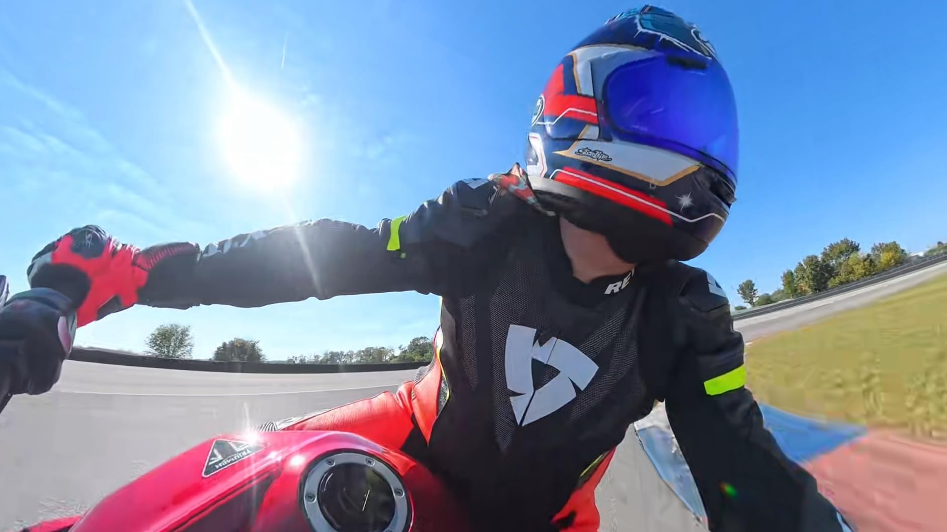 Insta360 X5 - Waterproof 8K 360° Action Camera, Leading Low Light, Invisible Selfie Stick Effect, Rugged and Replaceable Lens, 3-Hour Battery, Built-in Wind Guard, Stabilization, Triple AI Chip Design customer photo 1