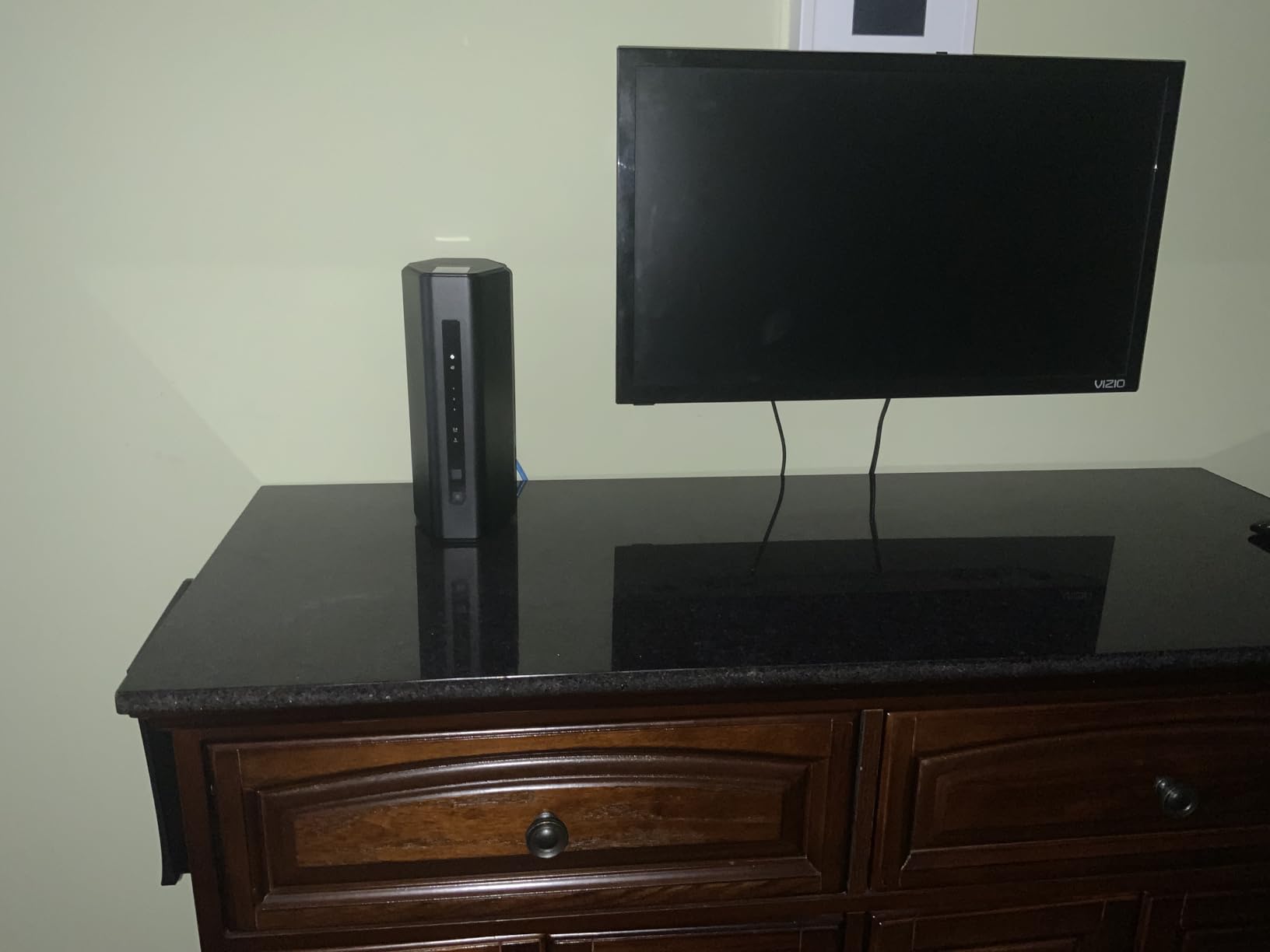 NETGEAR Nighthawk Dual-Band WiFi 7 Router (RS140) - Router Only, BE5000 Wireless Speed (up to 5.0 Gbps) - Covers up to 2,250 sq. ft., 80 Devices - 2.5 Gig Internet Port - Free Expert Help customer photo 1