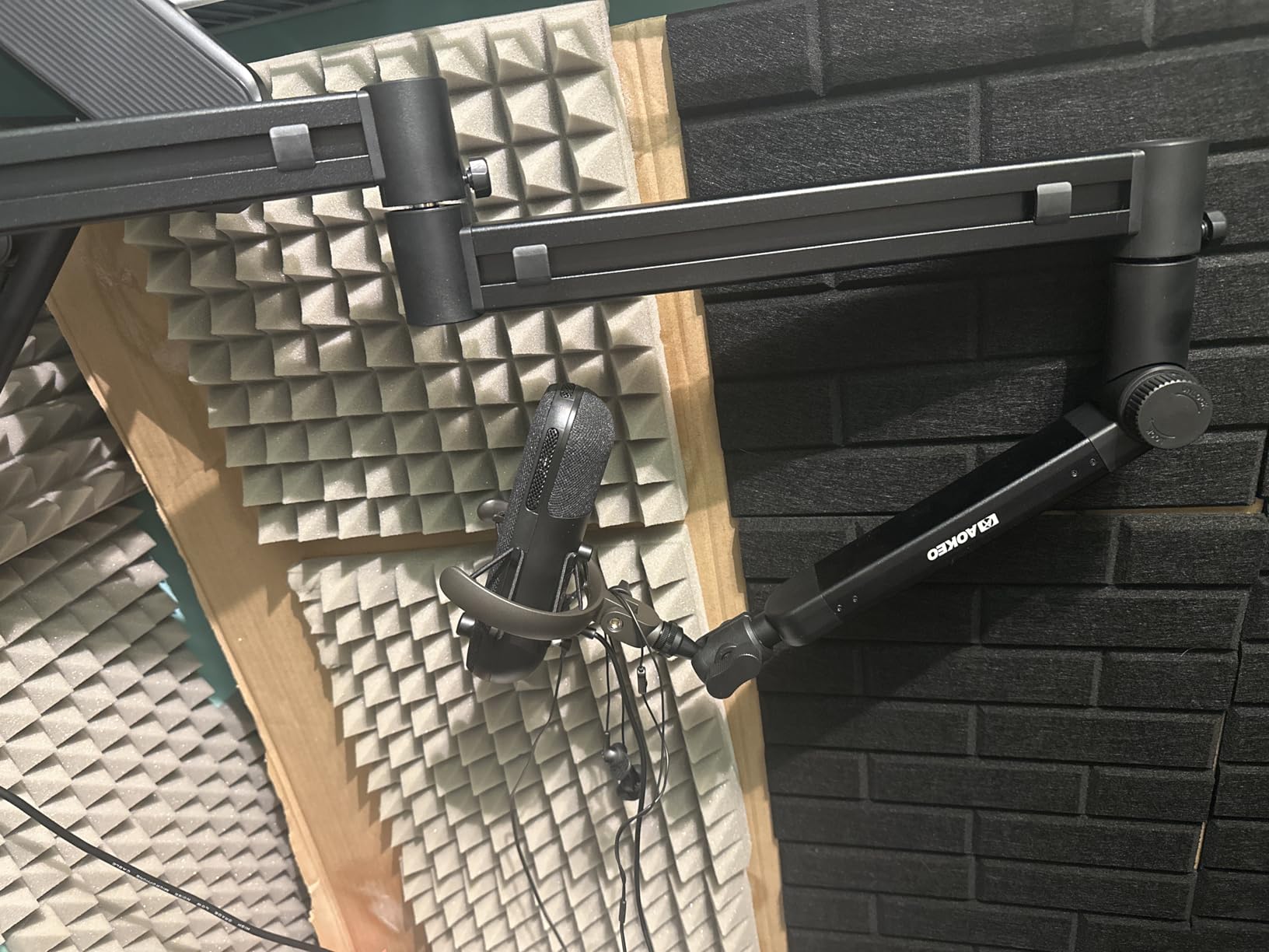 Aokeo AK-58i Desk Low Profile Mic Boom Arm Stand for Blue Yeti Snowball iCE HyperX QuadCast SoloCast Elgato Wave customer photo 2