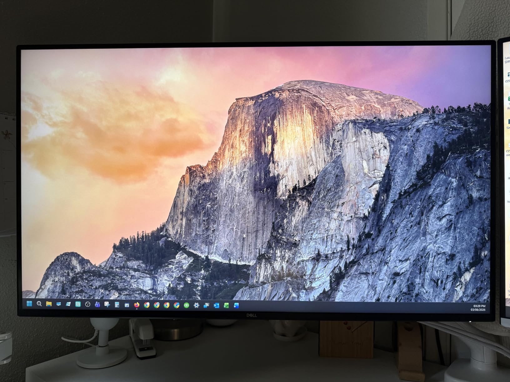 Dell 32 Plus 4K Monitor - S3225QS - 31.5-inch 4K (3840 x 2160) up to 120Hz 16:9 Display, VA Panel, AMD FreeSync Premium, 99% sRGB, 95% DCI-P3, 1500:1 Contrast Ratio, Comfortview - Ash White customer photo 1