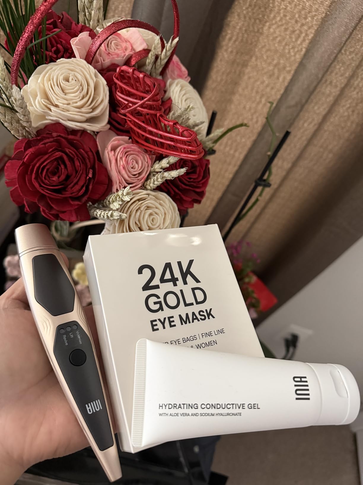 INIA 4-in-1 Eye Massager Tool Under Eye Red Light Therapy for Face, Eye Lift Depuffing Wand with Heat & Vibration for Dark Circles, Puffiness & Skin Firming - Enhances Skincare Routine customer photo 1