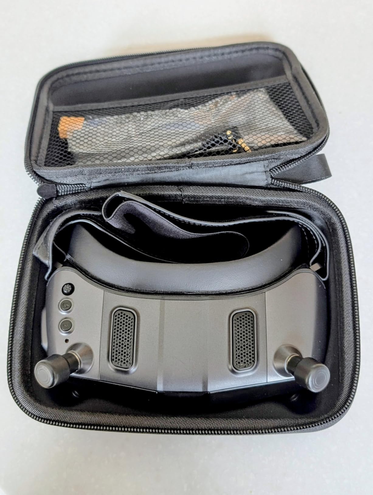 CADDXFPV Walksnail Avatar HD FPV Goggles X - 1080p Ultra-Wide Screen, 50° FOV, Head Tracking, Immersive Flight Experience, HDMI/AV Input, Compatible FPV Drone Goggles for All Walksnail VTX Kits customer photo 1