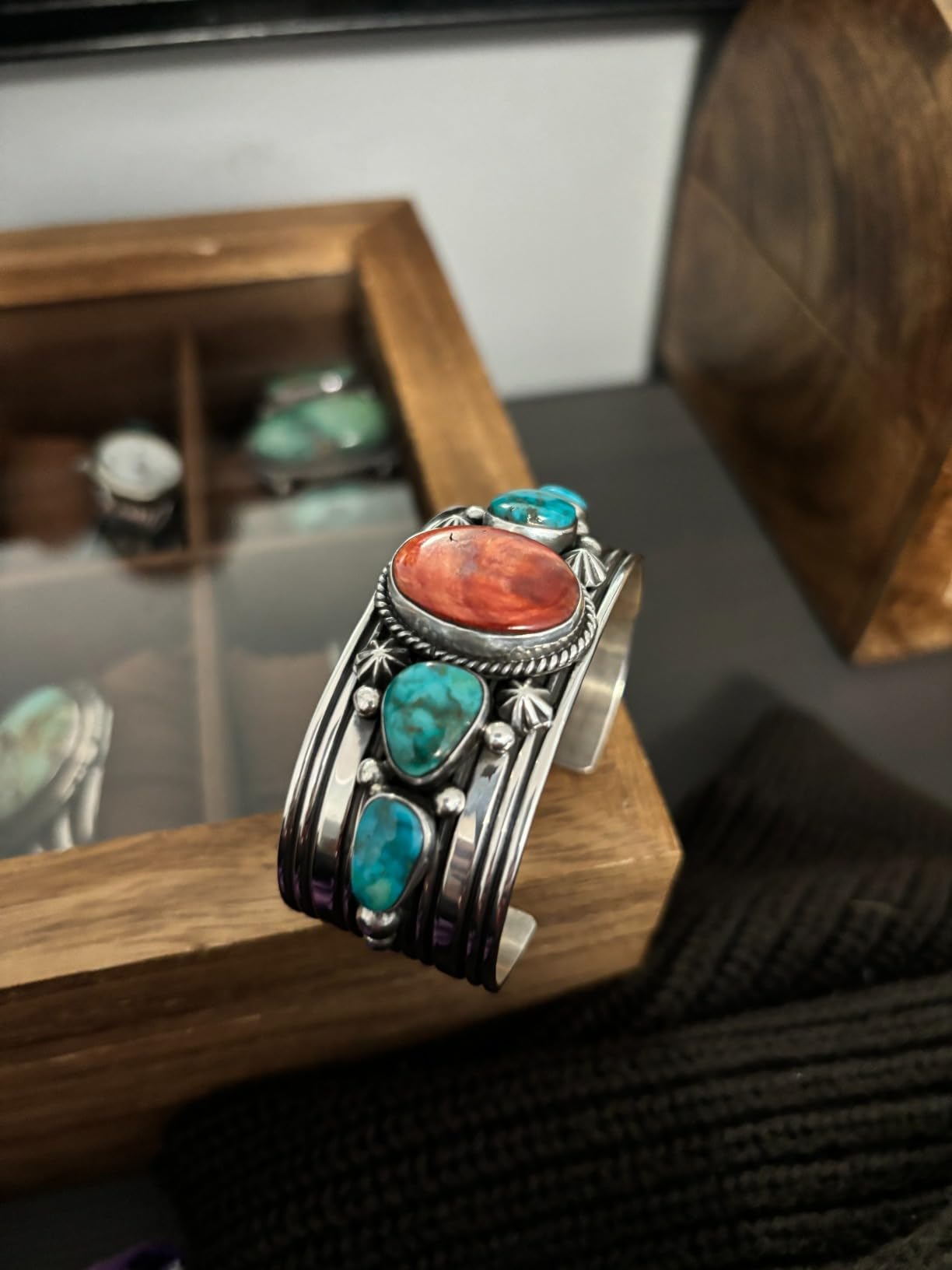 Jewelry Polisher - Adjustable Variable Speed Bench Buffer Polishing & Buffing Machine, Dental Buffer & Lathe - With Dust Collector Hood, Working Light & Filter for Jewelry, Silver and Metal Polishing customer photo 2