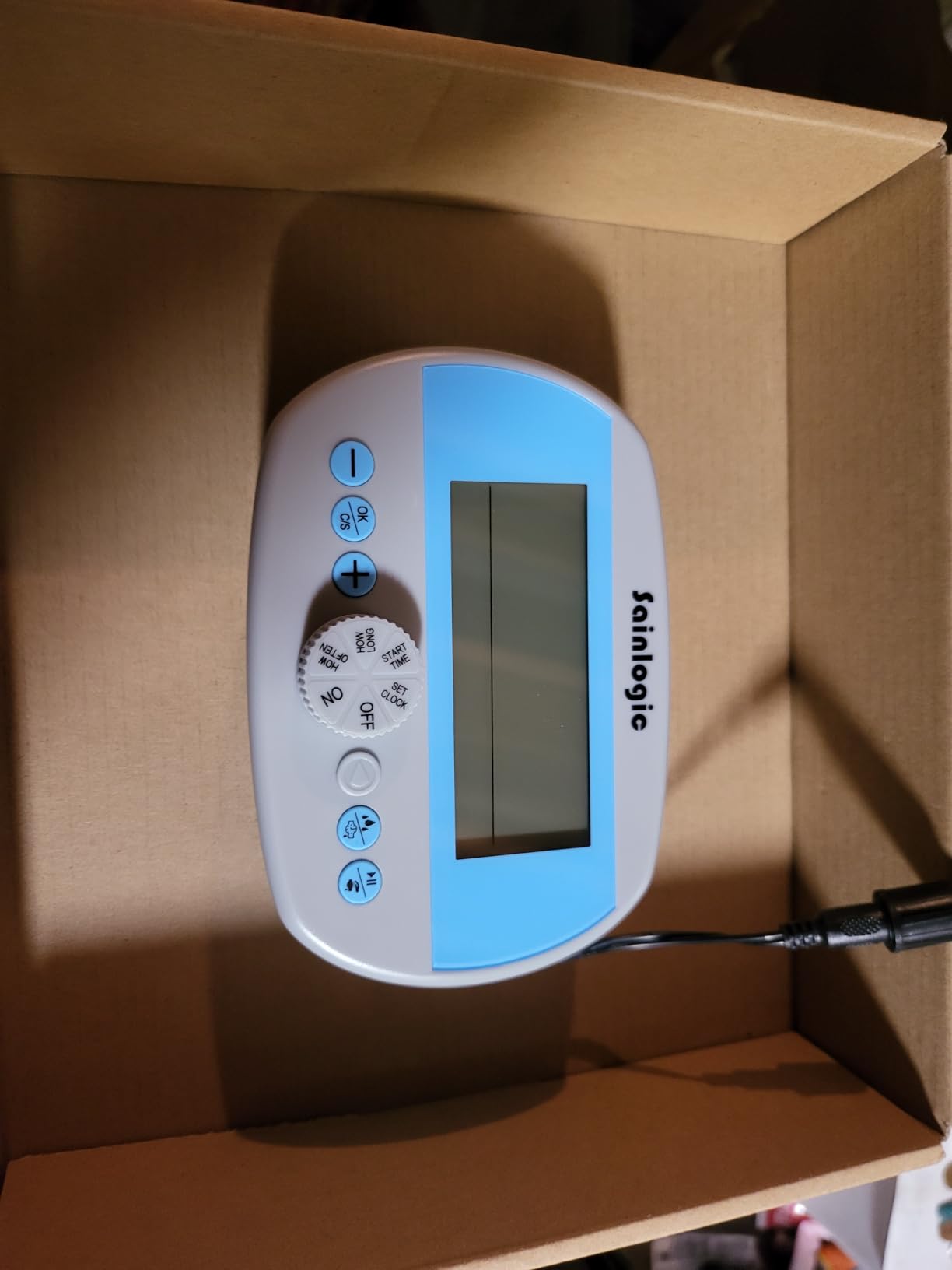 Sainlogic Automatic Plant Waterer for 15 Potted Plants, Smart Self Watering System with Humidity Monitor Display, Deep Root Irrigation, IP64 Programmable Timer for Vacation, Travel, Indoor Garden customer photo 2