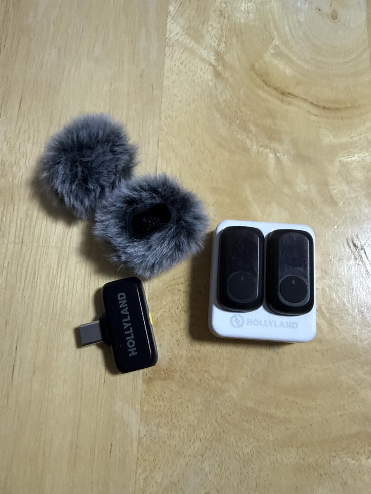 Hollyland Lark A1 Wireless Microphone for iPhone & Android, 48kHz/24-bit Studio Audio, 3-Level Noise Cancellation, 200m Range, Magnetic Mini Mic for Video Recording & Live Streaming (2TX + USB-C RX) customer photo 1