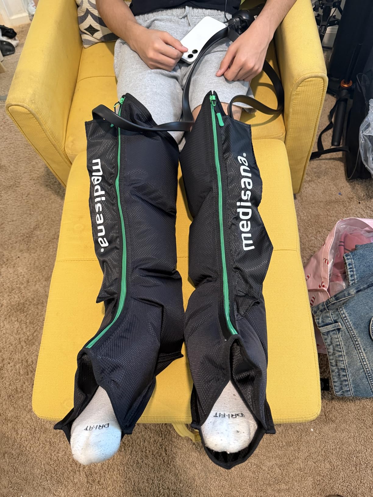 Medisana Leg Compression Massager for Circulation, Compression Boots with 6 Modes & 7 Intensities, Rechargeable Full Leg Massager for Athletes, Muscle Recovery & Pain Relief, Christmas Gifts customer photo 1