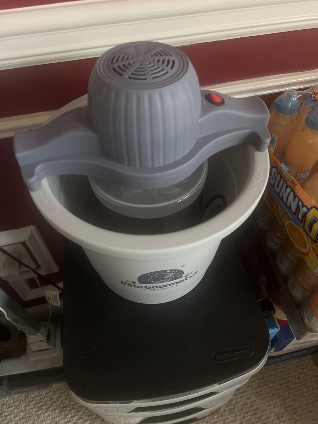 Elite Gourmet 4Qt Electric Ice Cream Maker EIM350 Delicious Homemade Ice Cream, Gelato, Sorbet, Frozen Yogurt, 4Qt Aluminum Freezing Cannister, Durable Plastic Ice Bucket, Powerful 50W, Periwinkle customer photo 1