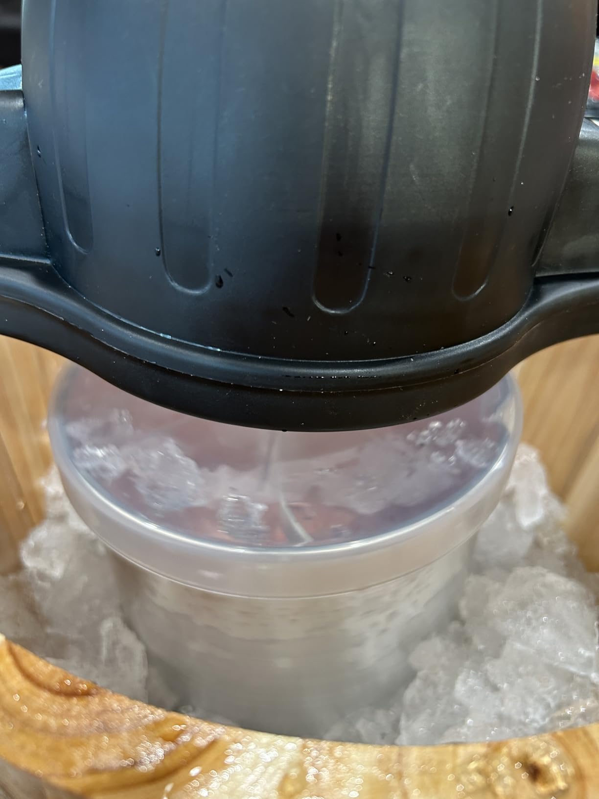 Elite Gourmet 4Qt Electric Ice Cream Maker EIM350 Delicious Homemade Ice Cream, Gelato, Sorbet, Frozen Yogurt, 4Qt Aluminum Freezing Cannister, Durable Plastic Ice Bucket, Powerful 50W, Periwinkle customer photo 2