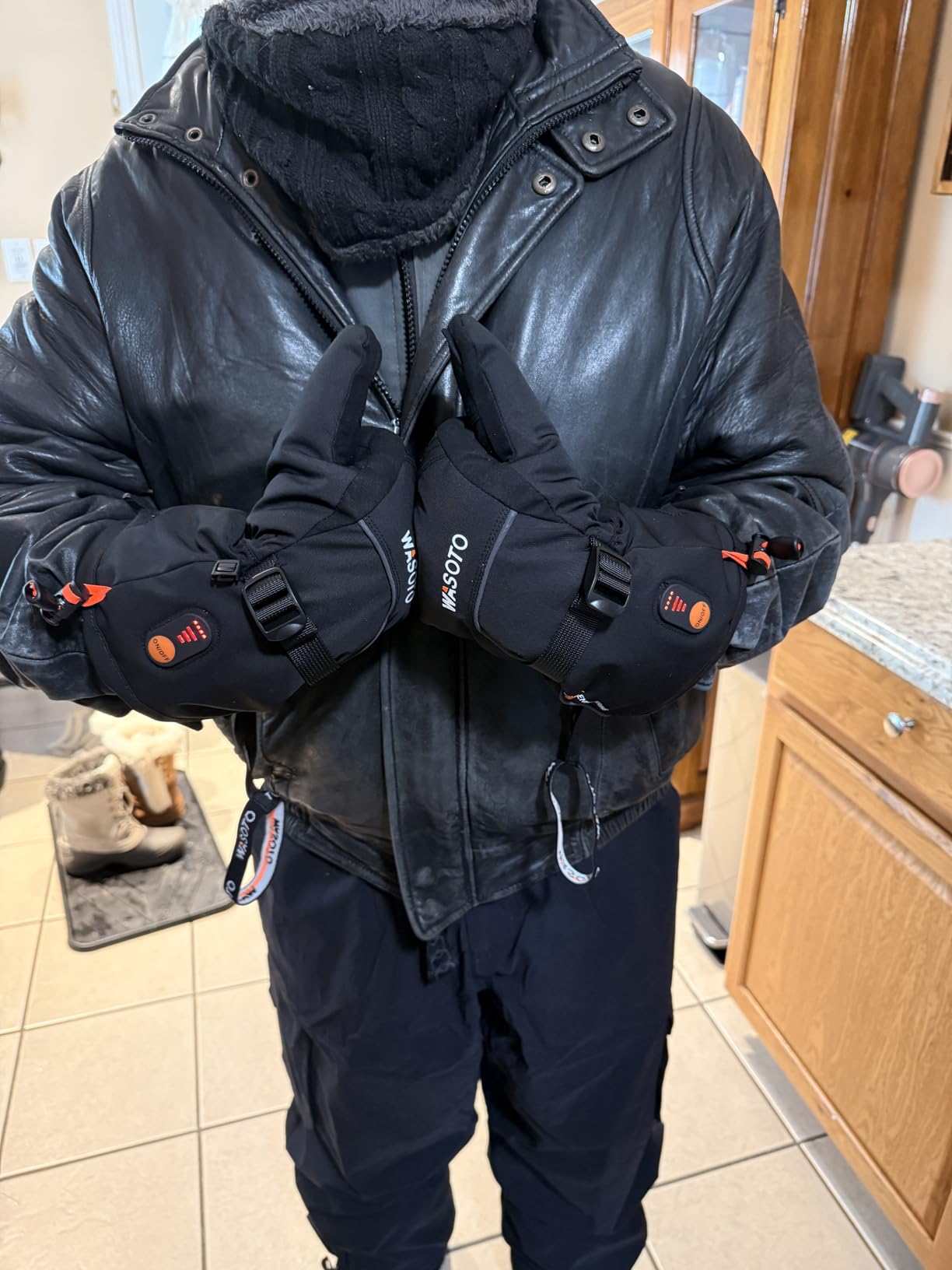 WASOTO Heated Gloves for Men Women 7.4V Battery 22.2WH Rechargeable Heated Ski Gloves Touchscreen Waterproof Electric Heated Fishing Gloves for Winter Outdoor Work Skiing Hiking Camping Raynaud Riding customer photo 1