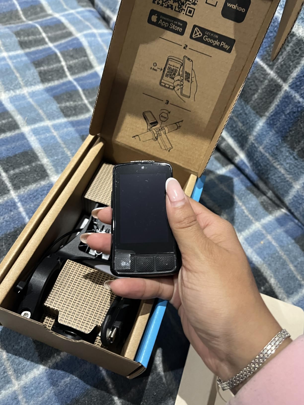 Wahoo ELEMNT Bolt V3 GPS Cycling/Bike Computer customer photo 1