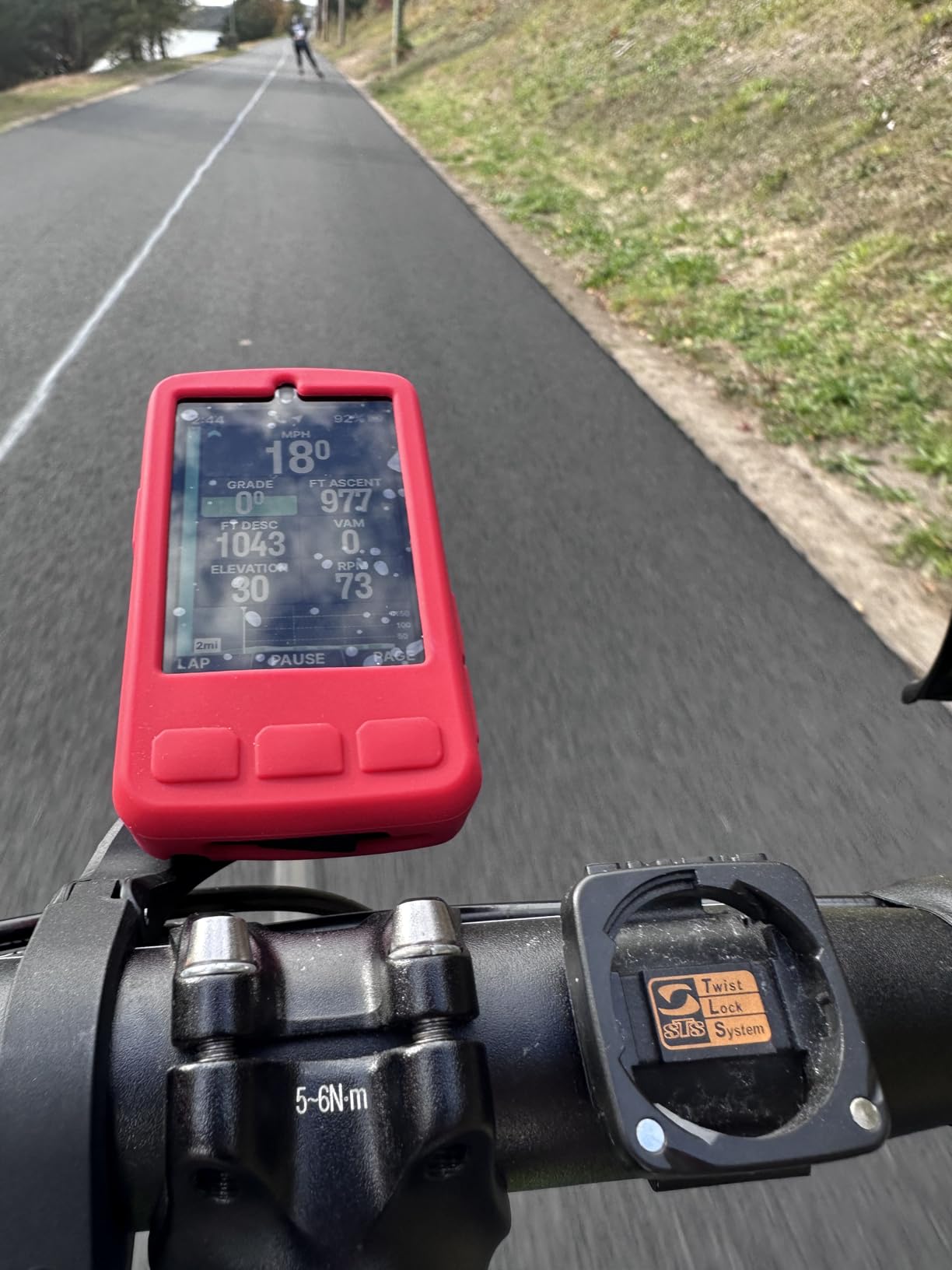 Wahoo ELEMNT ROAM V3 GPS Cycling/Bike Computer customer photo 1