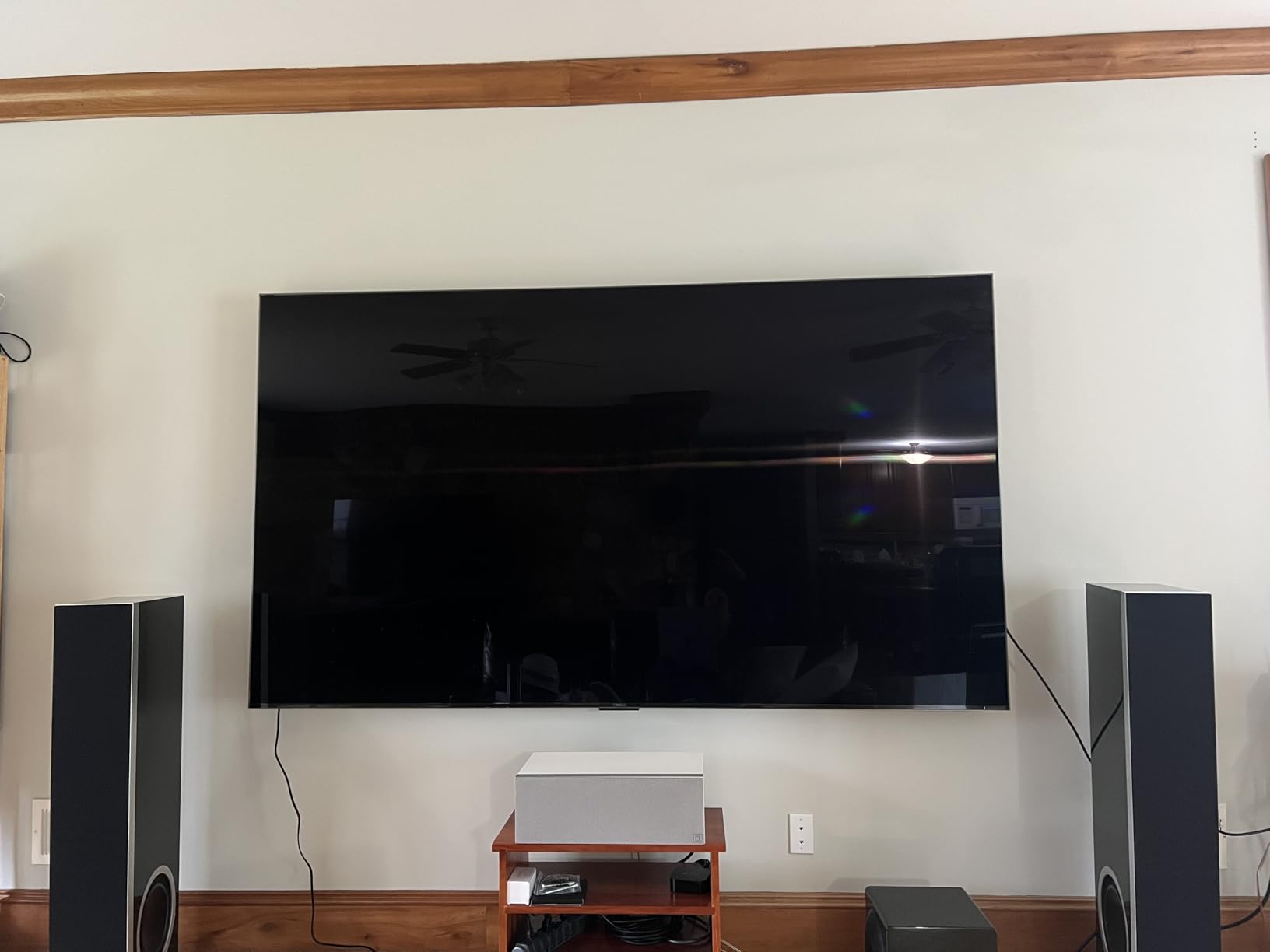 Heavy Duty XXL Full Motion TV Wall Mount for 60-120 inch Extra Large TVs, Holds 265 lbs, Max VESA 900x600, 27.7