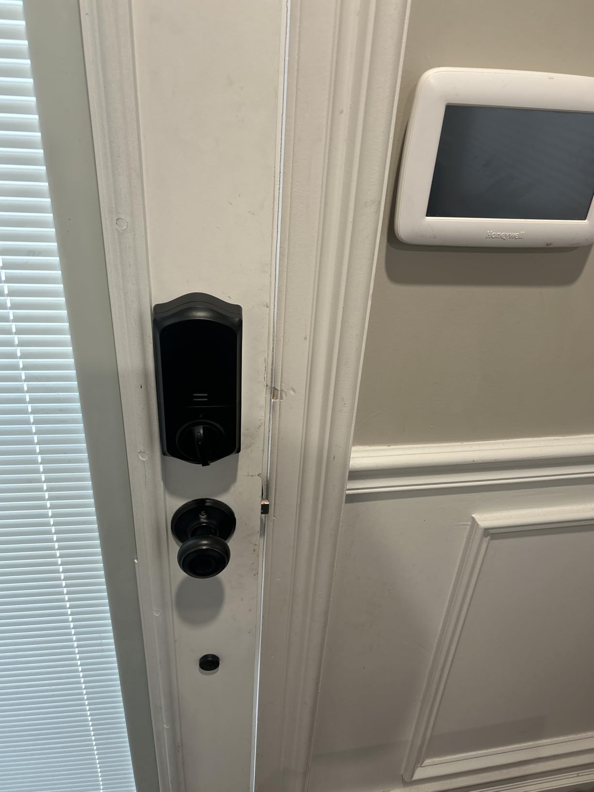 Veise VE027 Built-in Wi-Fi Smart Lock, Fingerprint Keyless Entry Front Door Lock, App Remote & Voice Control, No Hub Needed, Touchscreen Keypad Deadbolt, IP65 Waterproof, BHMA Grade 3, Matte Black customer photo 2