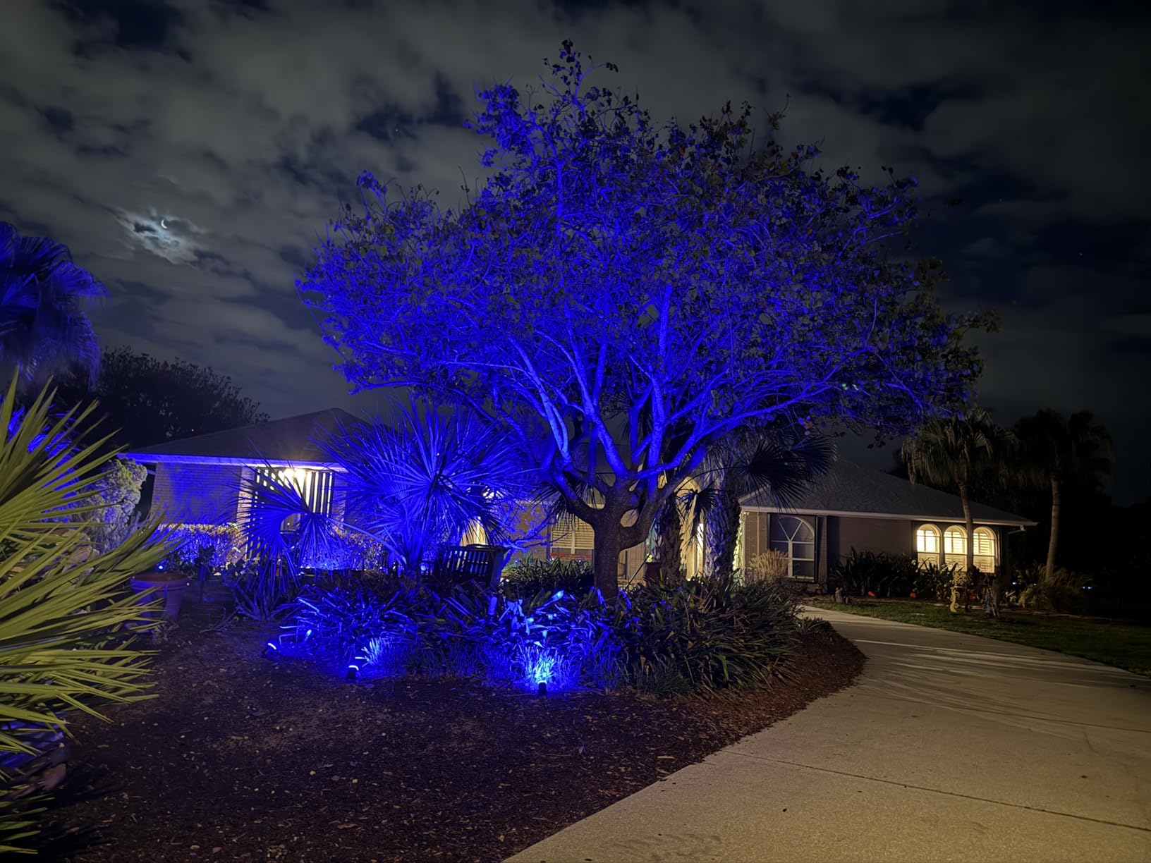 Govee Outdoor Pathway Lights 2, IP66 Waterproof Patio Lights, 60+ Scene Modes Landscape Lighting for Yard, Garage, Garden, Lawn, Outdoor Decor, Works with Alexa, Google Assistant, Matter, Wired 4 Pack customer photo 1