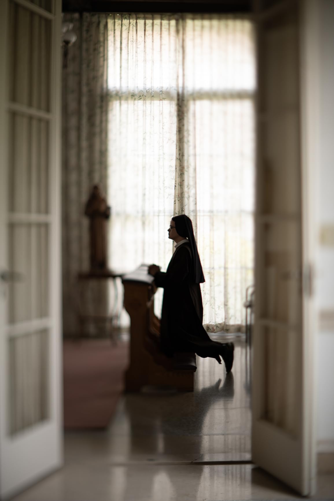 TTARTISAN Tilt APS-C 35mm f/1.4 Lens for Canon RF Mount Manual Focus customer photo 1