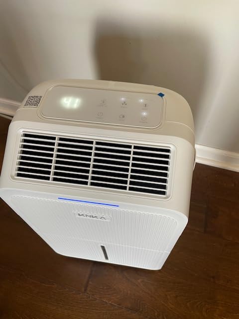 KNKA 1600 sq.ft Dehumidifier for Basement, 21 Pint Dehumidifiers for Home with Drain Hose, Continuous Drainage, Washable Filter, Intelligent Humidistat for Bedroom, Bathroom, Large Room customer photo 1