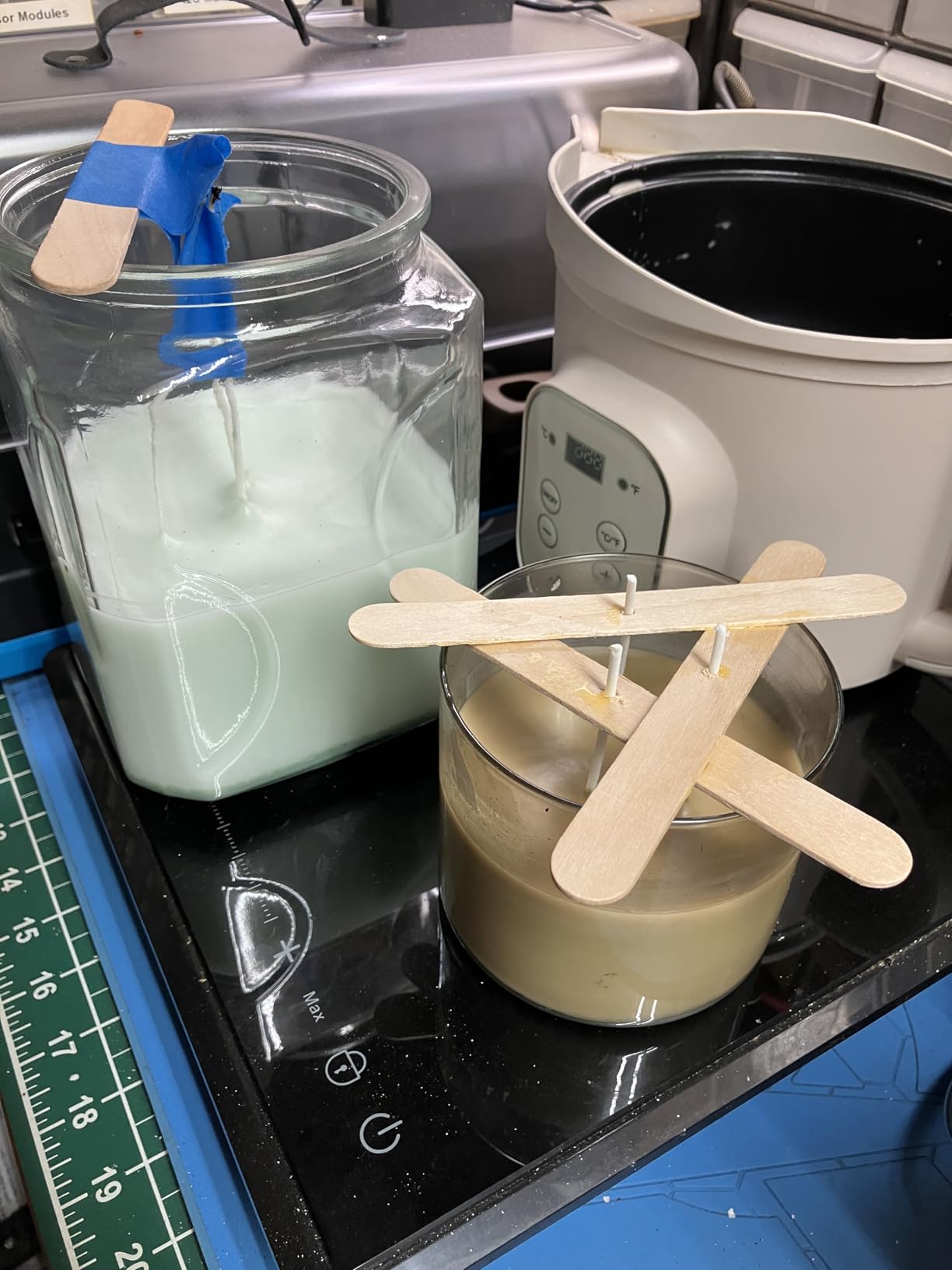 Yuuchail 1.6QTs Electric Wax Melter with Digital Display, Precise Temp Control 90-300°F, 3-Hour Auto Shut-Off & Non-Stick Coating, Wax Melting Pot for DIY Candle Making, Soap Making, Wax Crafts customer photo 2