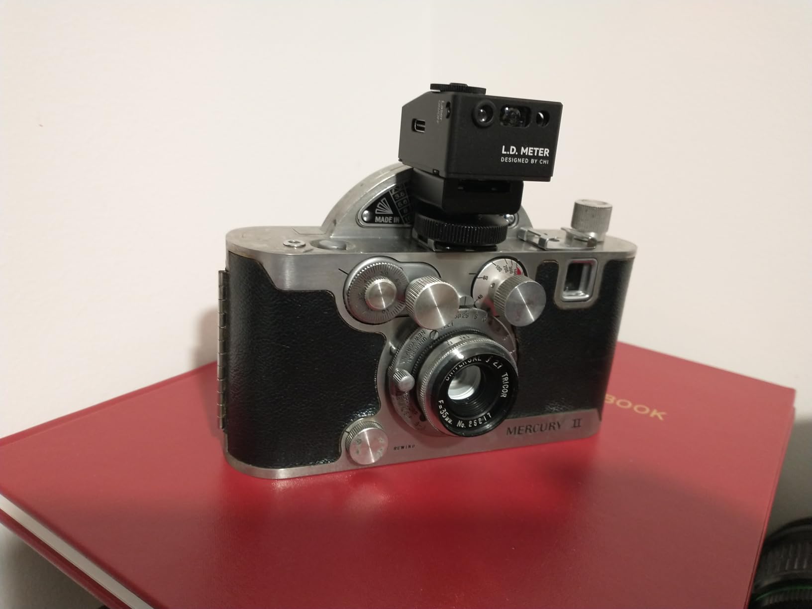 CHI L.D. Light Meter Pro - Precise Lighting and Laser Distance Measure for Leica and Vintage Camera Film Photography (Black) customer photo 1