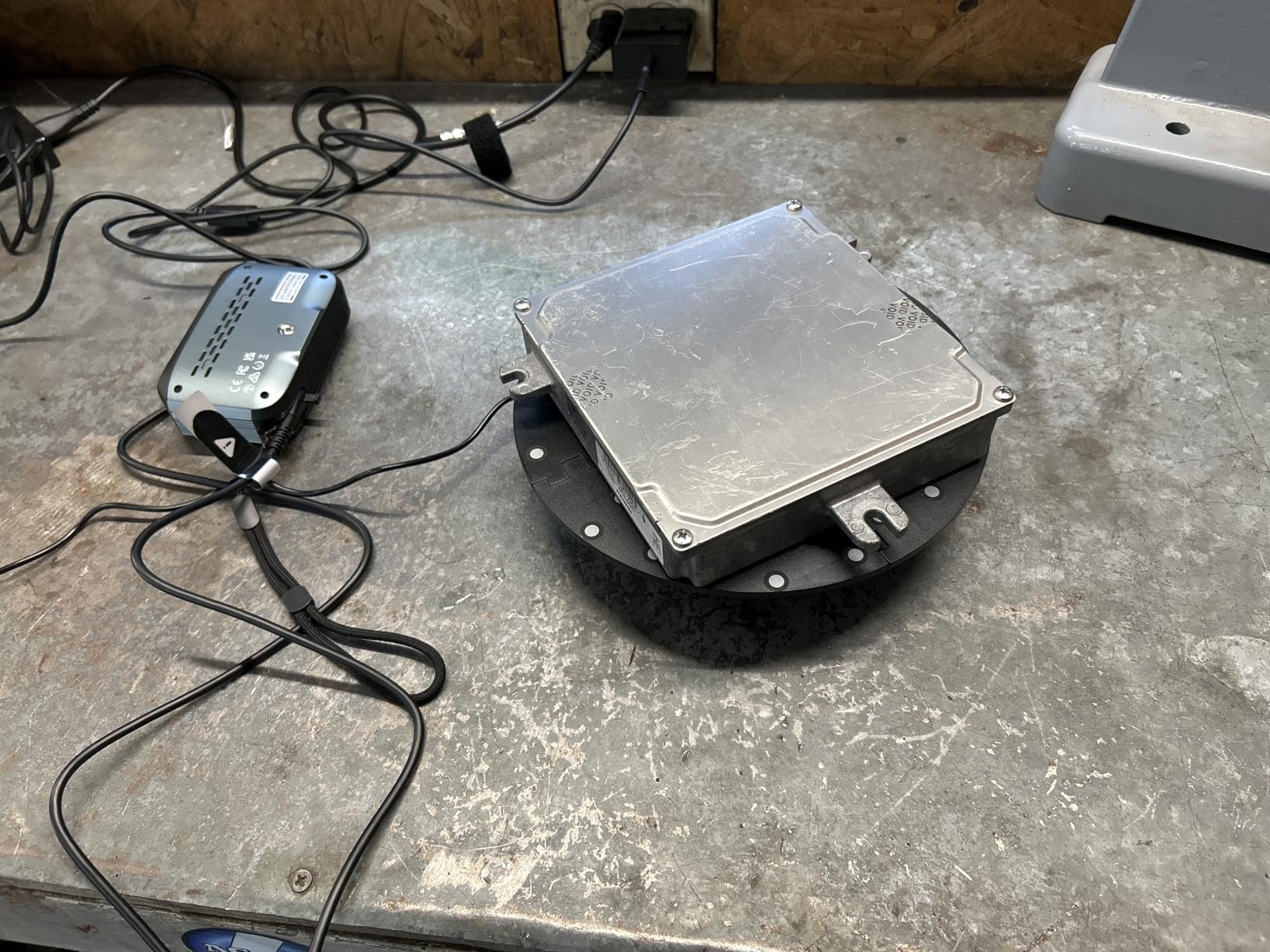 Revopoint Auto Turntable for 3D Scanners, Easy Scanning of Featureless and Small and Medium Objects, Equipped with Marked Top Cover customer photo 2