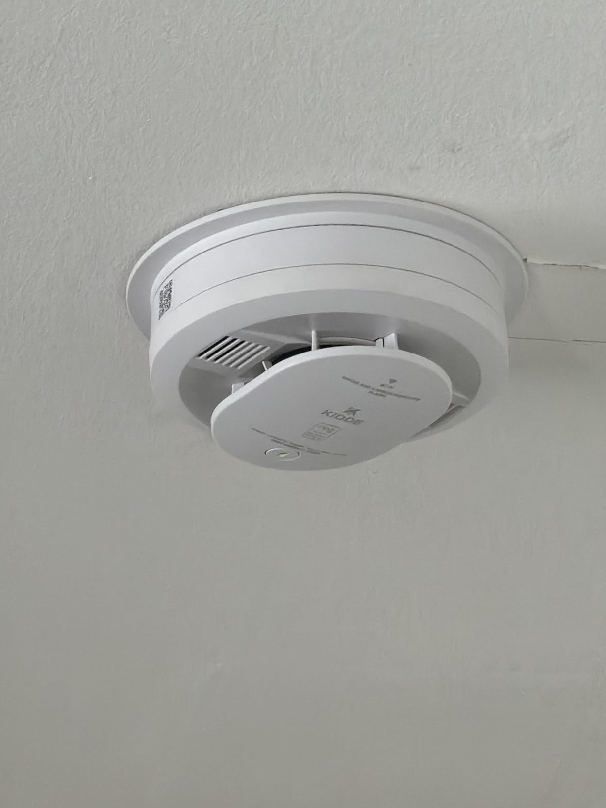 Kidde Smart Smoke and Carbon Monoxide Detector, Ring App Enabled for Real-Time Notifications, Hardwired Alarm, AA Backup Battery customer photo 2