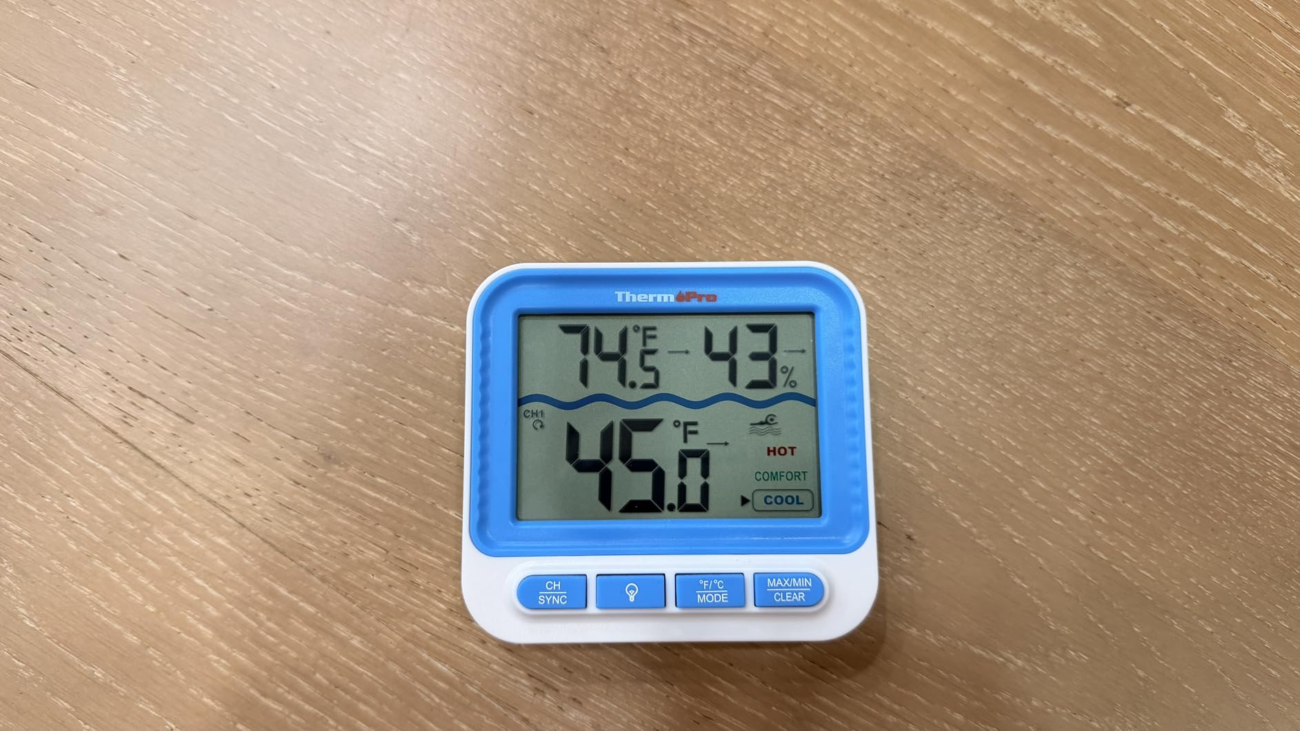 TempPro Waterproof Wireless Pool Thermometer Easy Read, Digital Pool Thermometer Floating for Swimming Pool, Hot Tub, Cold Plunge, Pond, Upgraded IPX8 Water Temperature Monitor (Previously ThermoPro) customer photo 1