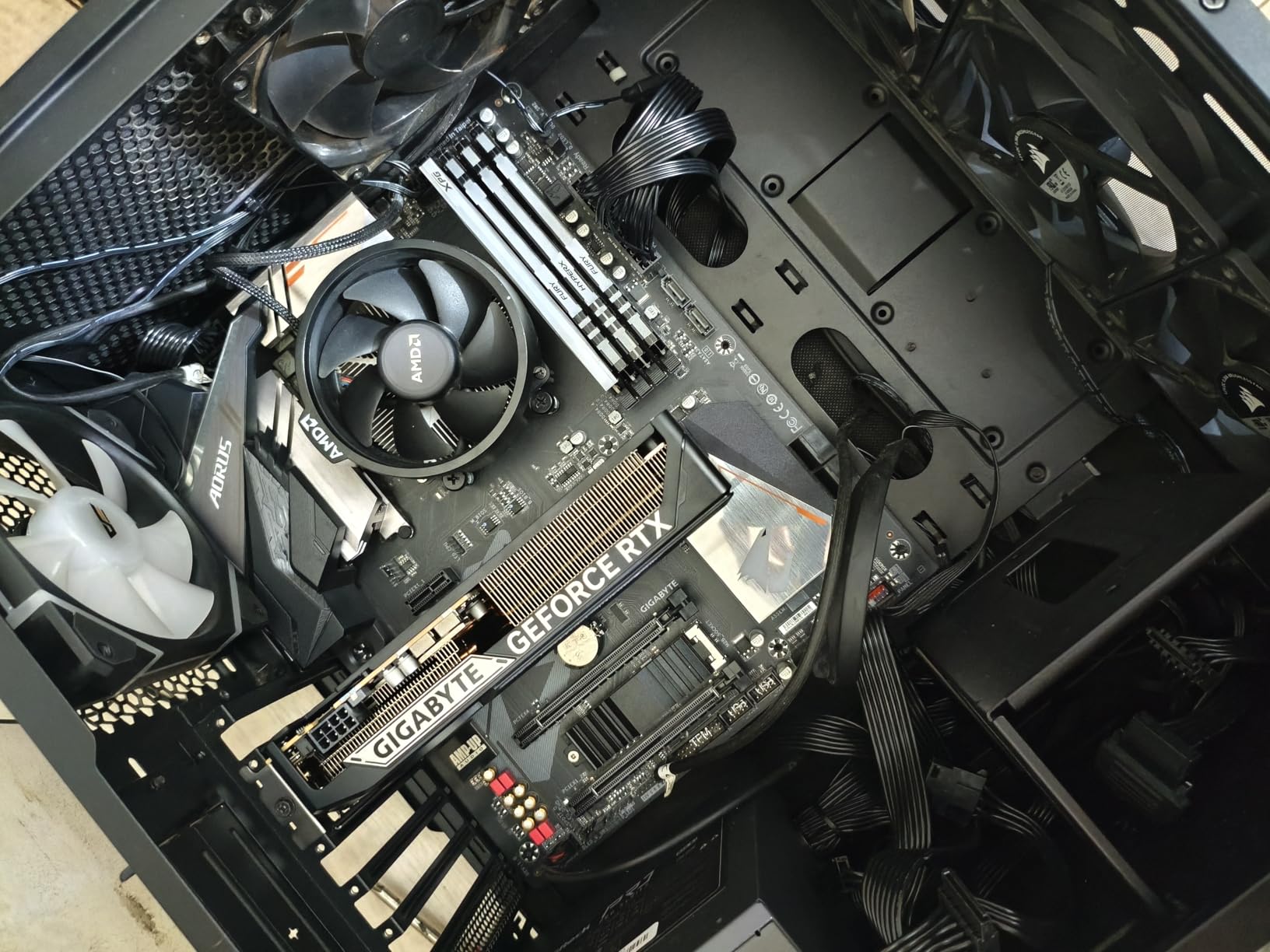 GIGABYTE GeForce RTX 5060 WINDFORCE OC 8G Graphics Card, Cooling System, 8GB 128-bit GDDR7, PCIe 5.0, Manufactured by NVIDIA, DisplayPort & HDMI - Video Output Interface, GV-N5060WF2OC-8GD Video Card customer photo 2