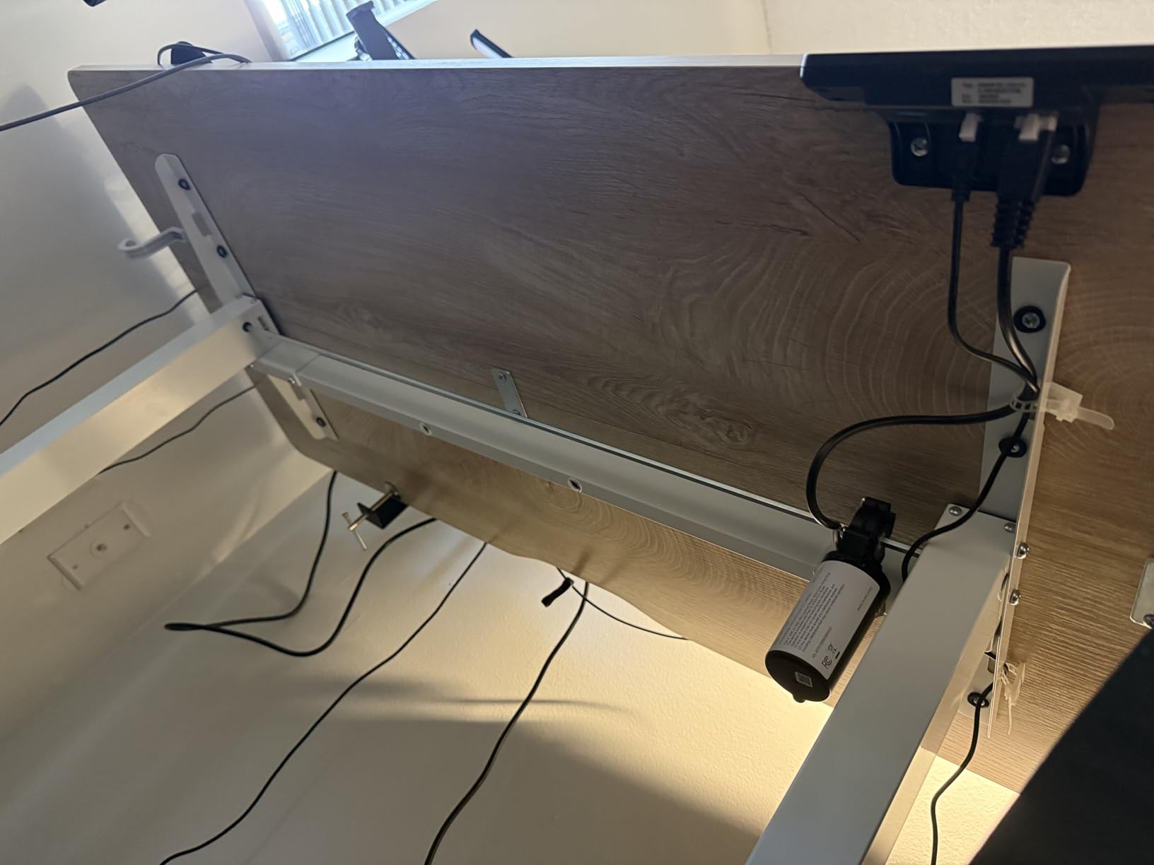 FEZIBO Standing Desk, 48 x 24 Inches Electric Height Adjustable, Sit and Stand Up, Computer Office Desk with Splice Board, White Frame/Maple TOP customer photo 2