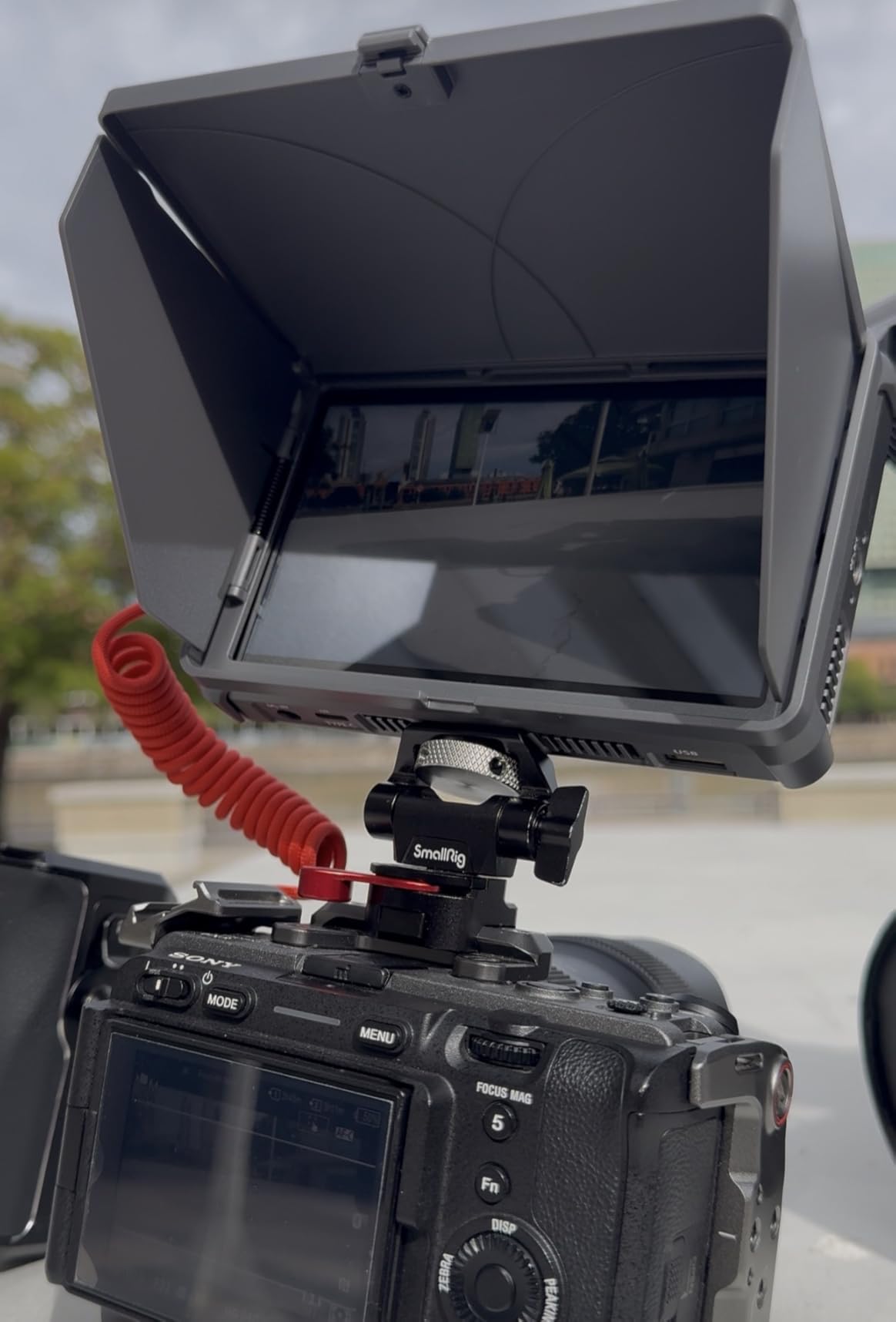 VILTROX DC-A1 Camera Monitor 7'' Touchscreen Camera Field Monitors,2800nits 4K HDMI in/Out,DSLR External Monitor Kit Sunshade Hood,Waveform&Vectorscope,Peaking Focus Assist,3DLUT,False Color Function customer photo 1