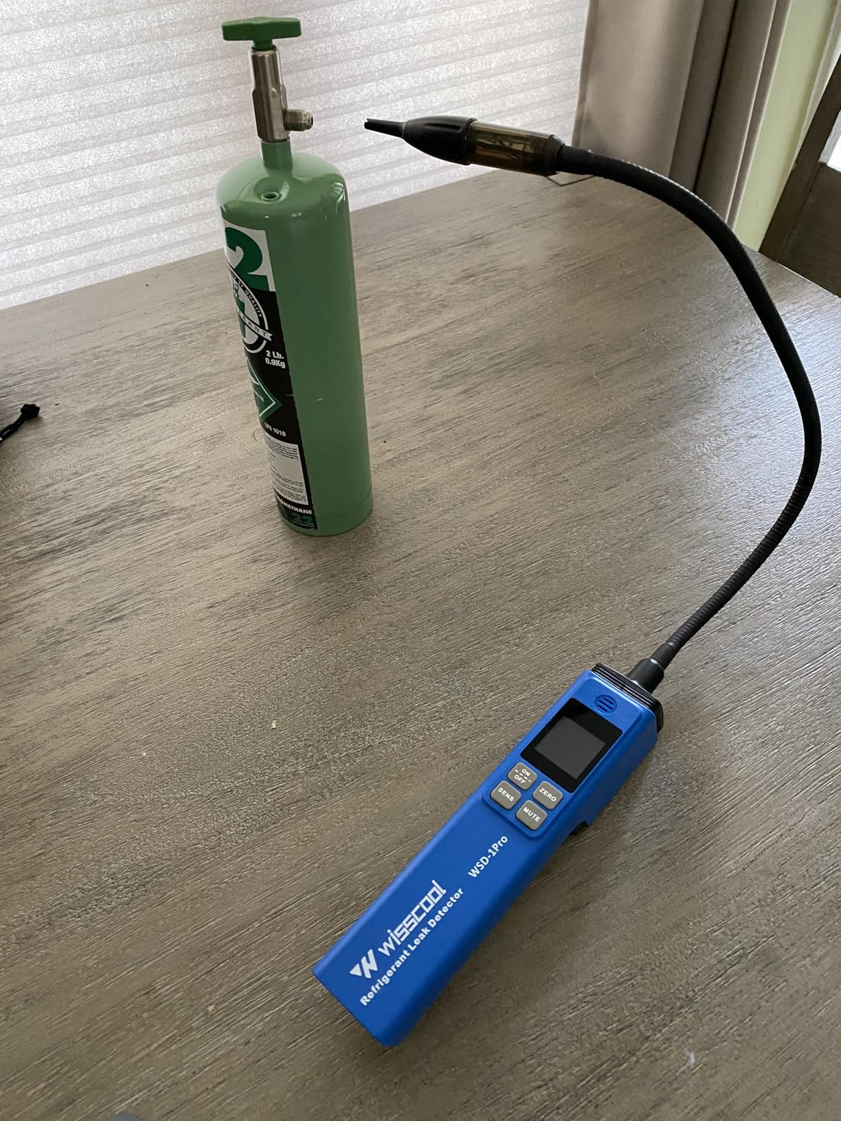 HVAC Leak Detector for Halogen Gas Leakage, Air Condition Freon Detector Leakage Refrigerant Tester with Alarm HVAC R22 R410A R134A R1234yf (Numerical LCD) customer photo 1