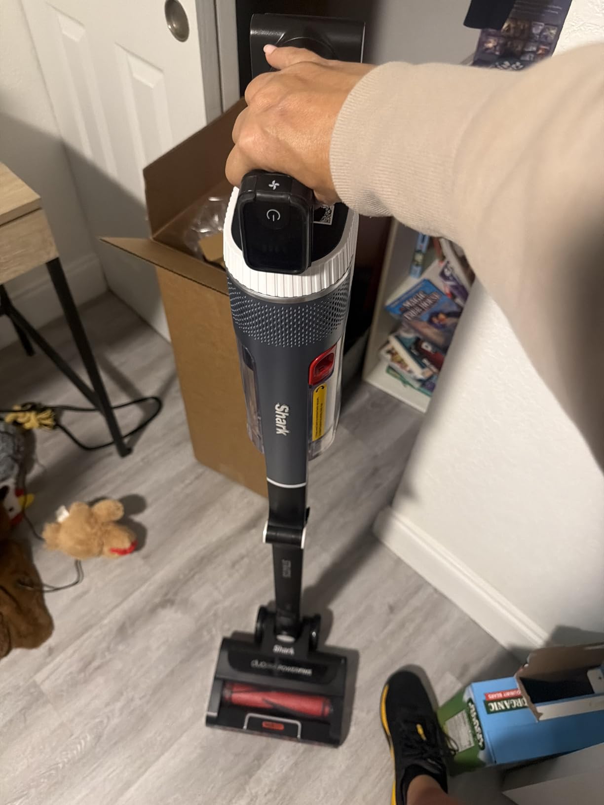Shark Freestyle Max Cordless Upright Vacuum, Multi-Surface Cleaning, Lightweight, Easy Maintenance, with Large Dust Cup and 2-Speed Brushroll, LED Headlights, Nordic Blue, SV2002 customer photo 1