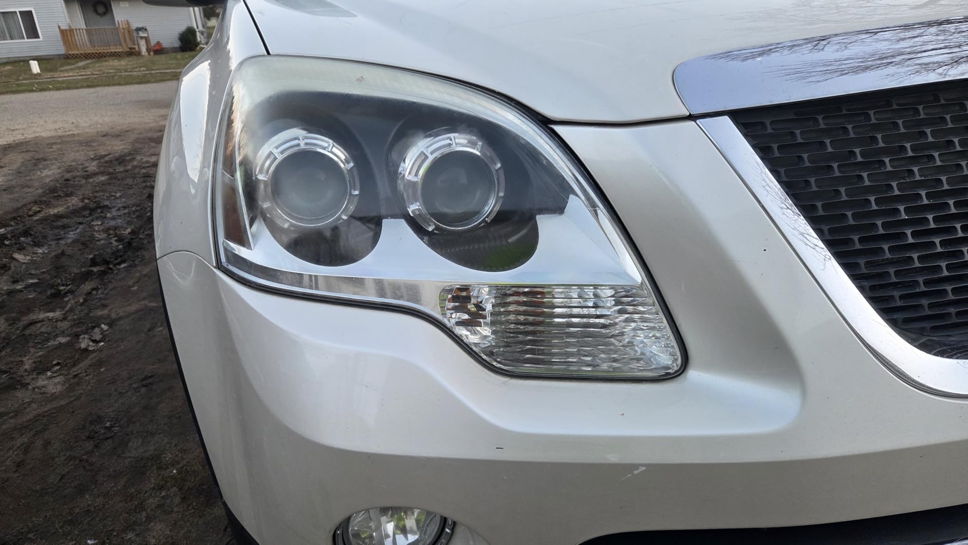 Chemical Guys Headlight Restoration & Ceramic Kit, Complete DIY Kit for Removing Yellowing & Oxidation, Includes Restoration Compound, HydroCharge With Microfiber & Applicator customer photo 1