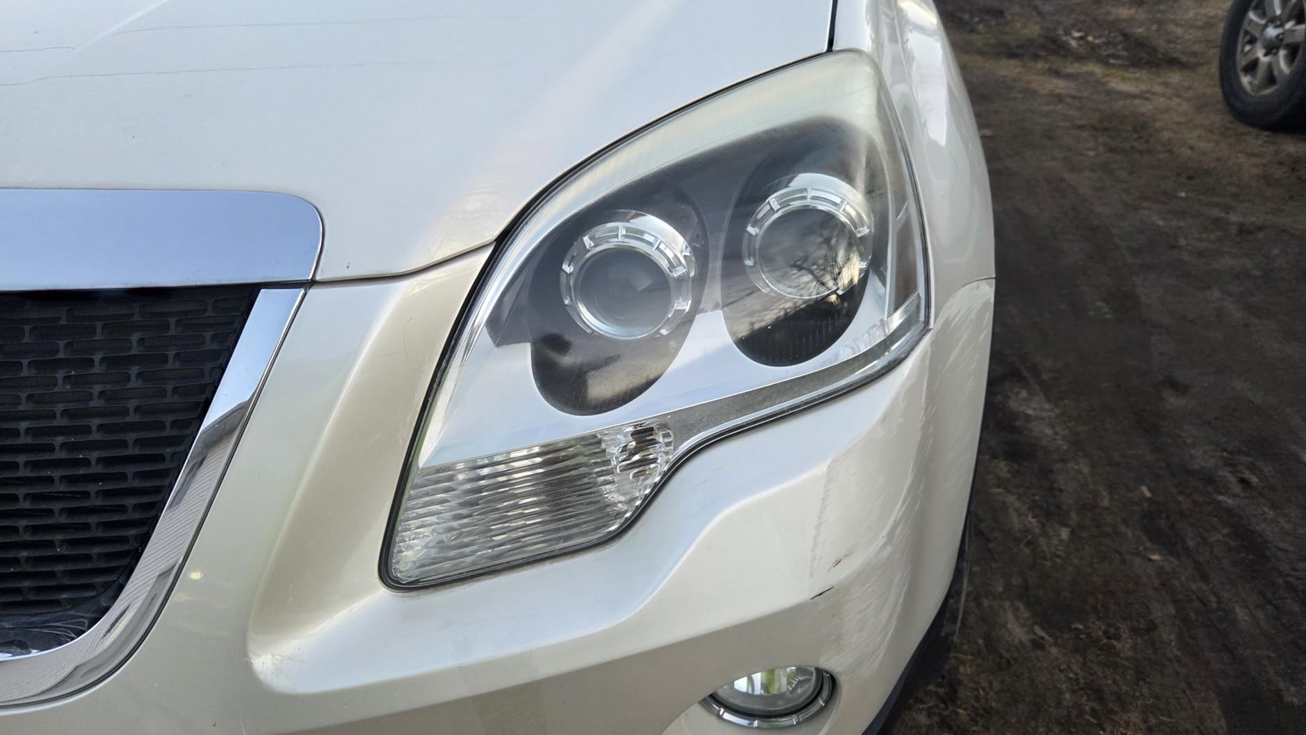 Chemical Guys Headlight Restoration & Ceramic Kit, Complete DIY Kit for Removing Yellowing & Oxidation, Includes Restoration Compound, HydroCharge With Microfiber & Applicator customer photo 2