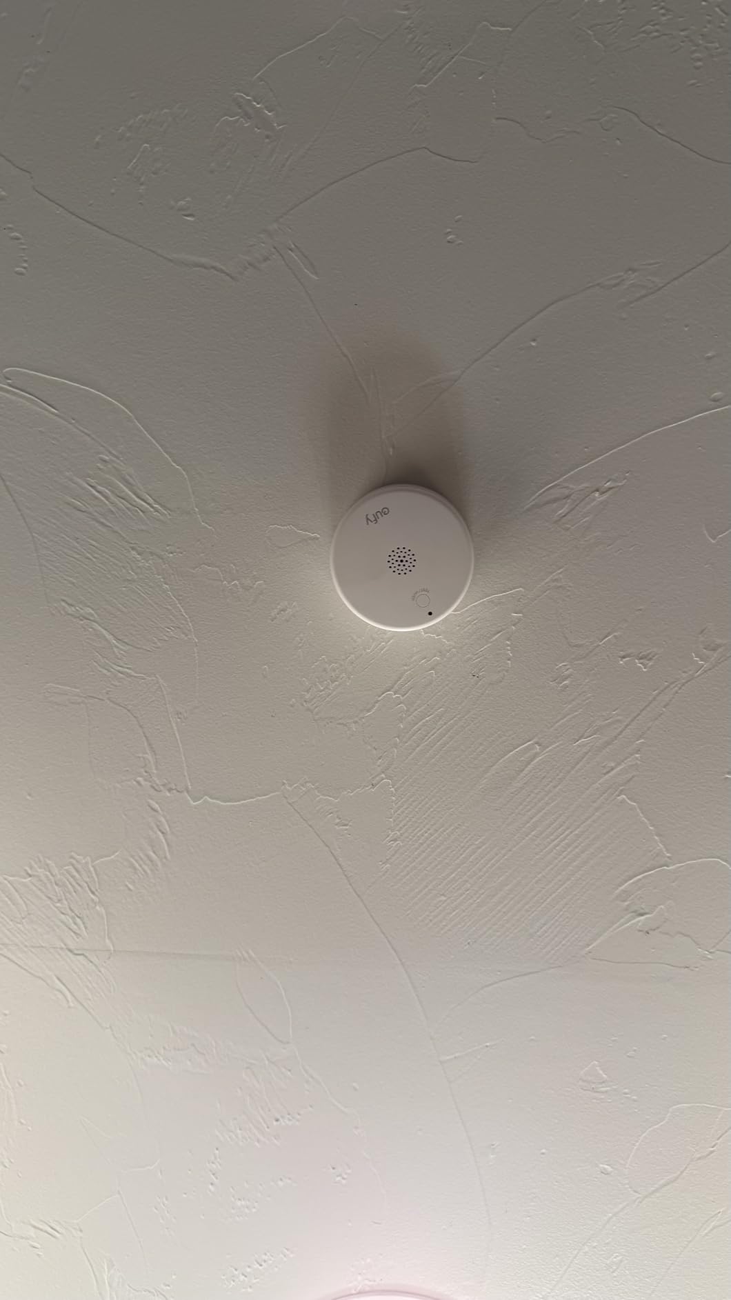 eufy Smoke Alarm E10, Accurate Fire Alerts, Ultra-Compact 70 mm Design, Extended 5-Year Battery Life, Long Communication Range, Requires HomeBase 2, 3, Mini, or Pro customer photo 1