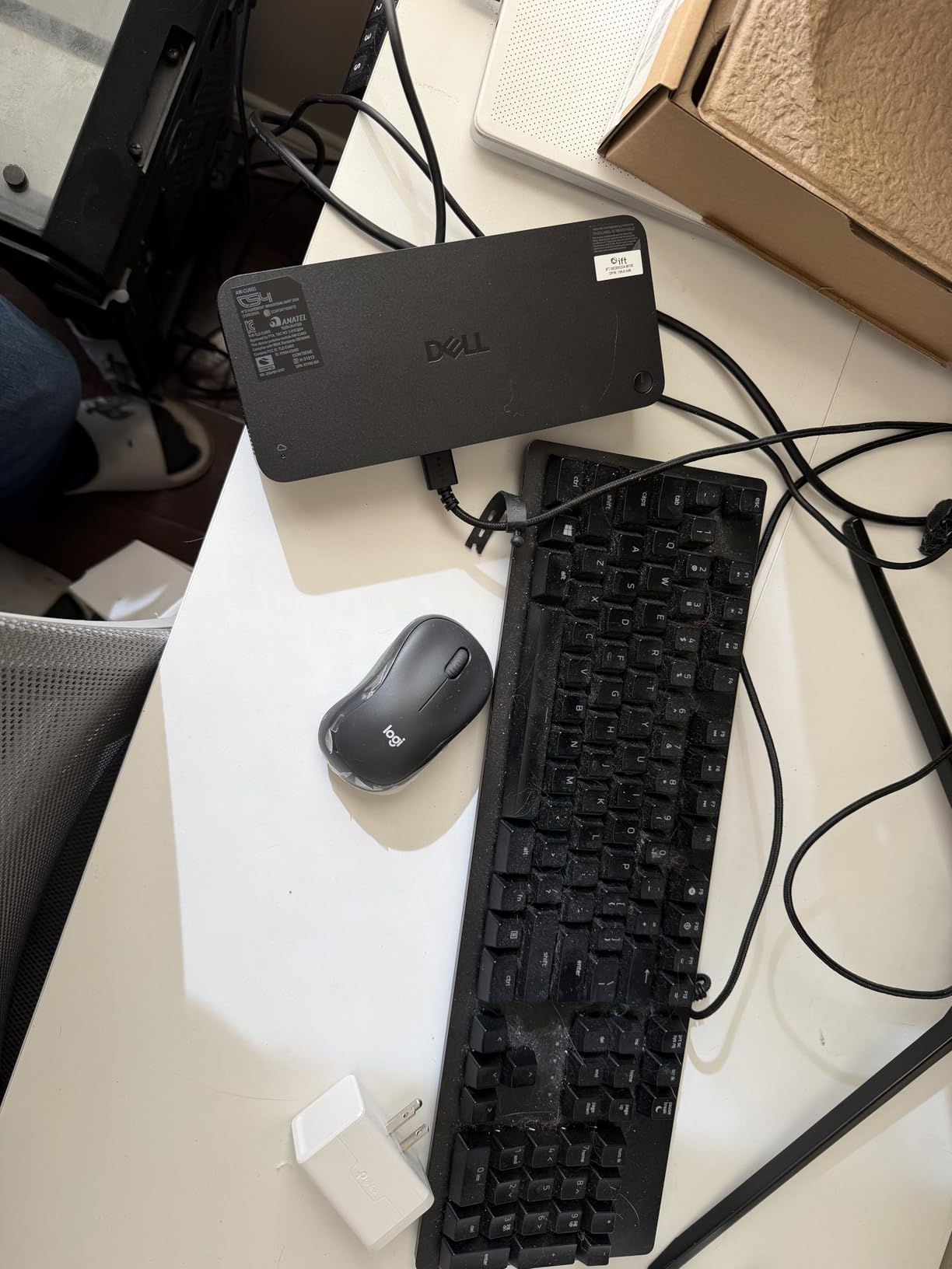 Dell SD25TB4 Pro Thunderbolt 4 Smart Dock - Supports 8k Display, 3 Years Warranty with 180W Adapter, HDMI, DisplayPort, Thunderbolt Cable, Cloth - USB C Docking Station Hub with Accessories customer photo 2