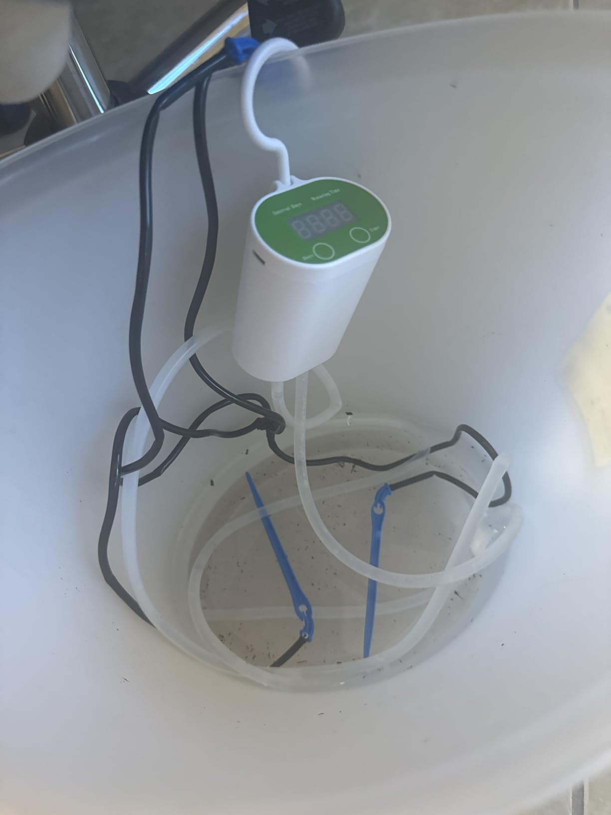 Automatic Watering System Dual Pump for Indoor Plants, Built-in Rechargeable Battery, Two Independent Water Zones, Worry-Free Vacation Drip Irrigation Kit, Water-Saving Smart Plant Waterer, White customer photo 1