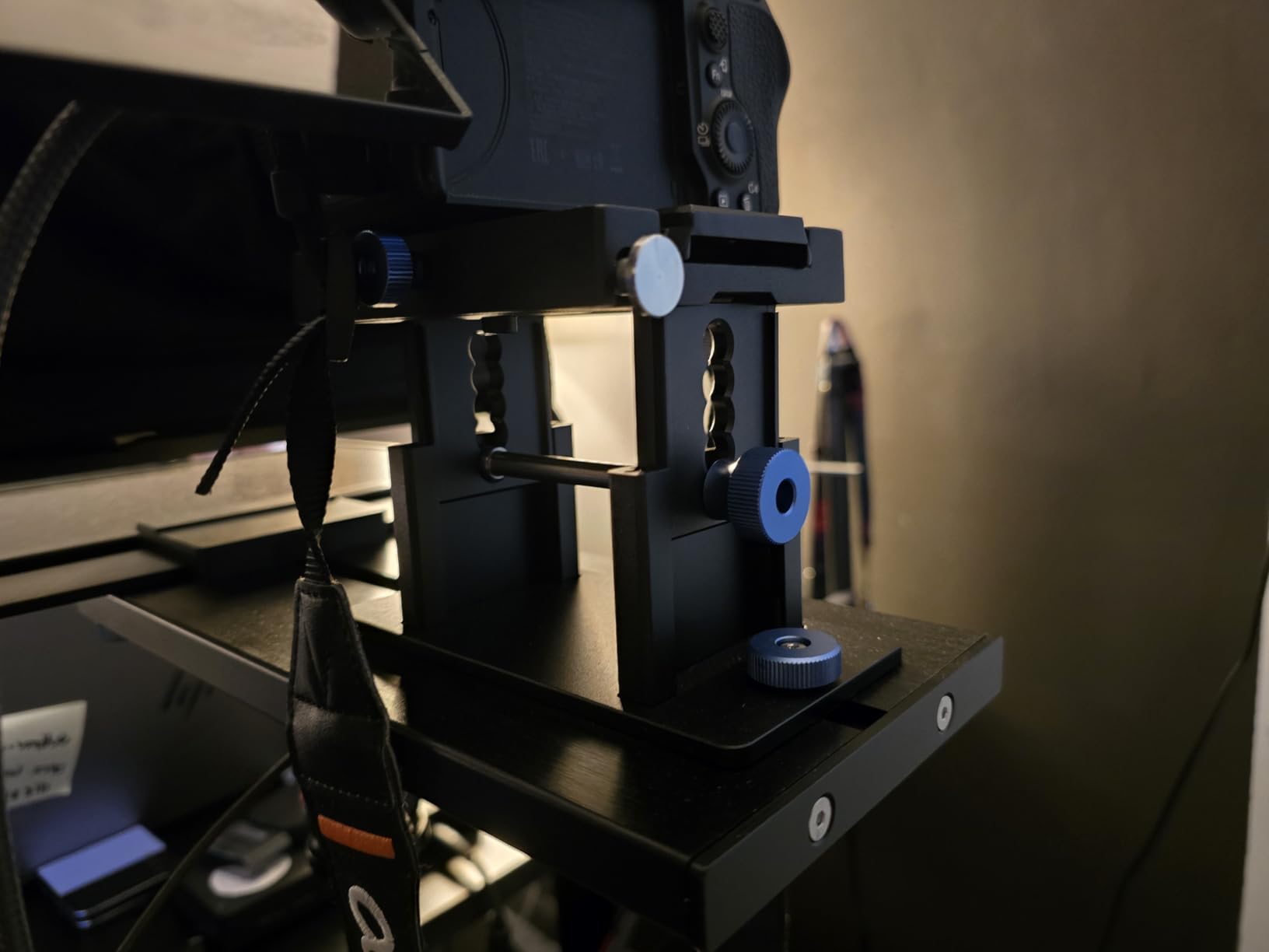 NEEWER 2 in 1 Teleprompter 11 Inch with Monitor for Windows MacOS, Supports Screen Mirroring, Portable Prompter for Camera Mobile Phone Webcam for YouTube Twitch Live Streaming Conference, X11 customer photo 1