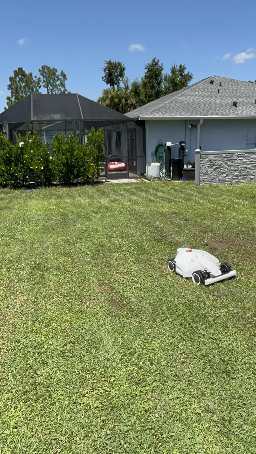 Mammotion LUBA mini AWD 1500 Robot Lawn Mower with 4G for 0.37 Acre, All-Wheel-Drive for 80% Slope, No Perimeter Wire, UltraSense AI Vision+RTK Auto-Mapping customer photo 2