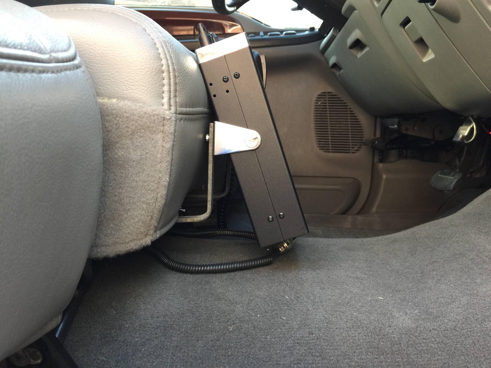 Cobra 29LX AM/FM Professional CB Radio - Emergency Radio, Travel Essentials, NOAA Weather Channels and Emergency Alert System, Selectable 4-Color LCD, Auto-Scan, Black customer photo 2