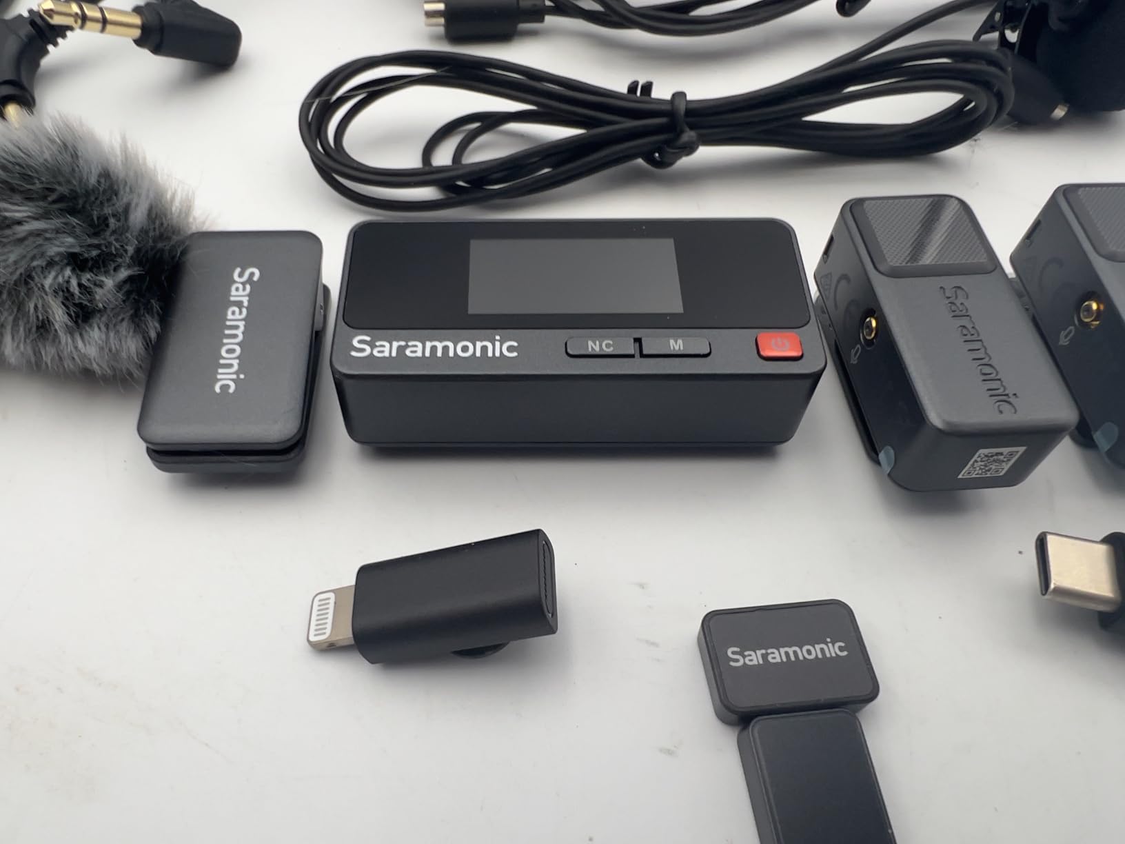 Saramonic Air Wireless Microphone for iPhone/Camera/Android, 11g Ultralight, 48kHz/24-bit,120dB Max SPL, 2 Lavalier Microphones, 300m Range, Noise Cancelling, Vlog, Streaming customer photo 1