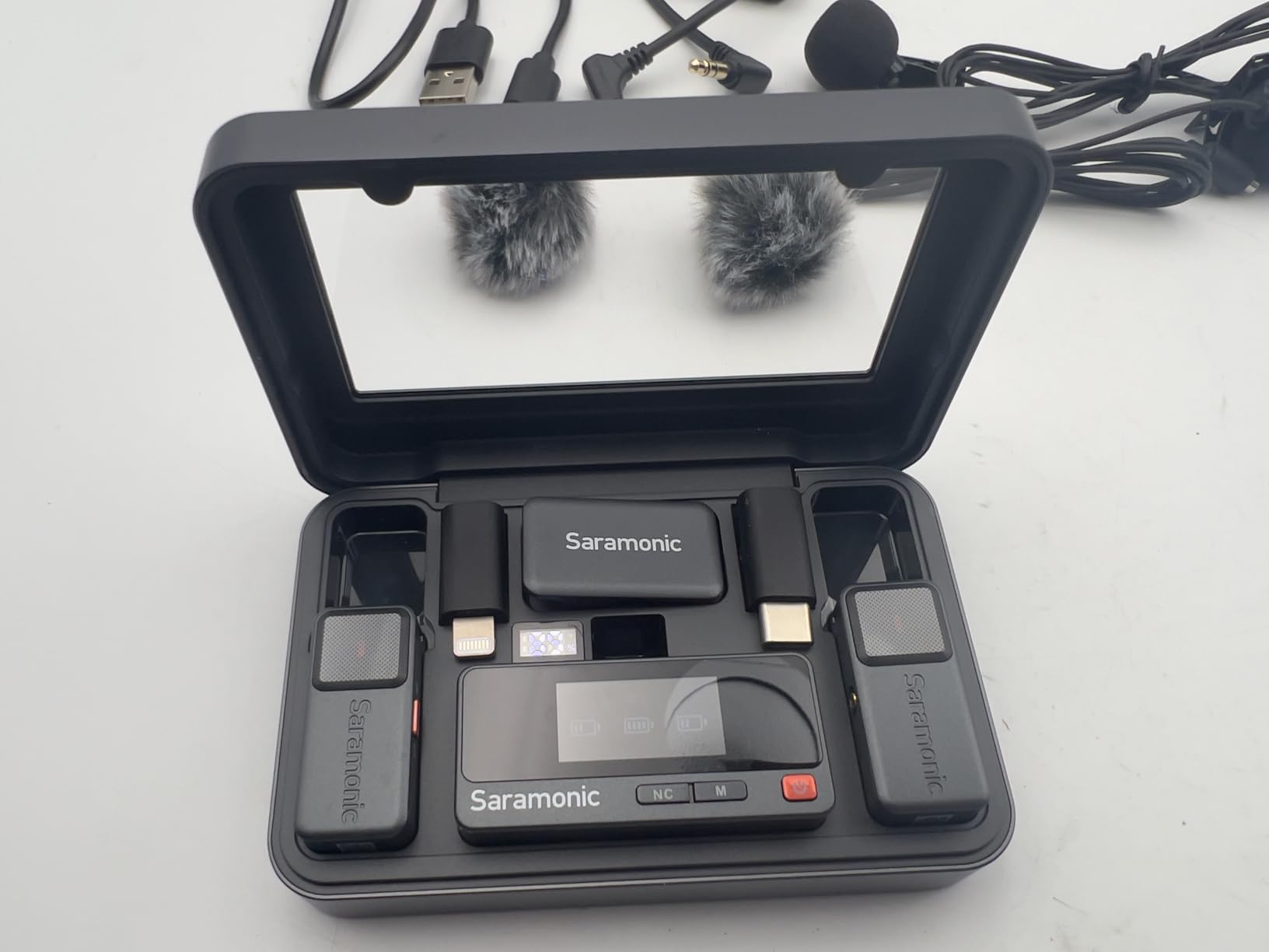 Saramonic Air Wireless Microphone for iPhone/Camera/Android, 11g Ultralight, 48kHz/24-bit,120dB Max SPL, 2 Lavalier Microphones, 300m Range, Noise Cancelling, Vlog, Streaming customer photo 2