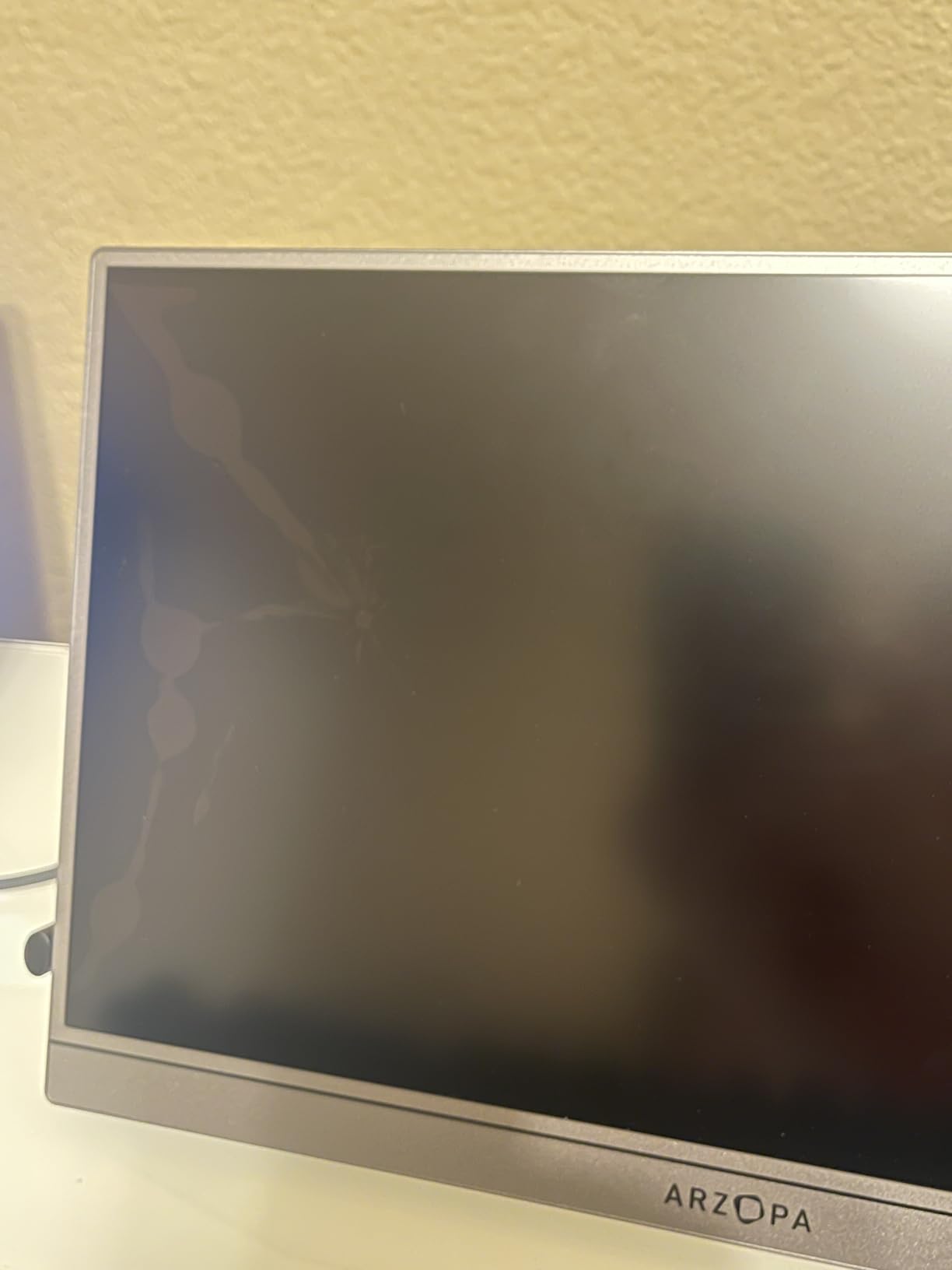 ARZOPA 16.1'' 180Hz 2.5K Portable Monitor, 2560x1440 QHD 107% sRGB Kickstand Portable Gaming Monitor with HDR, Ultra Slim, Eye Care, External Second Screen for Laptop, PC, PS5, Mac, Xbox-Z3FC customer photo 1