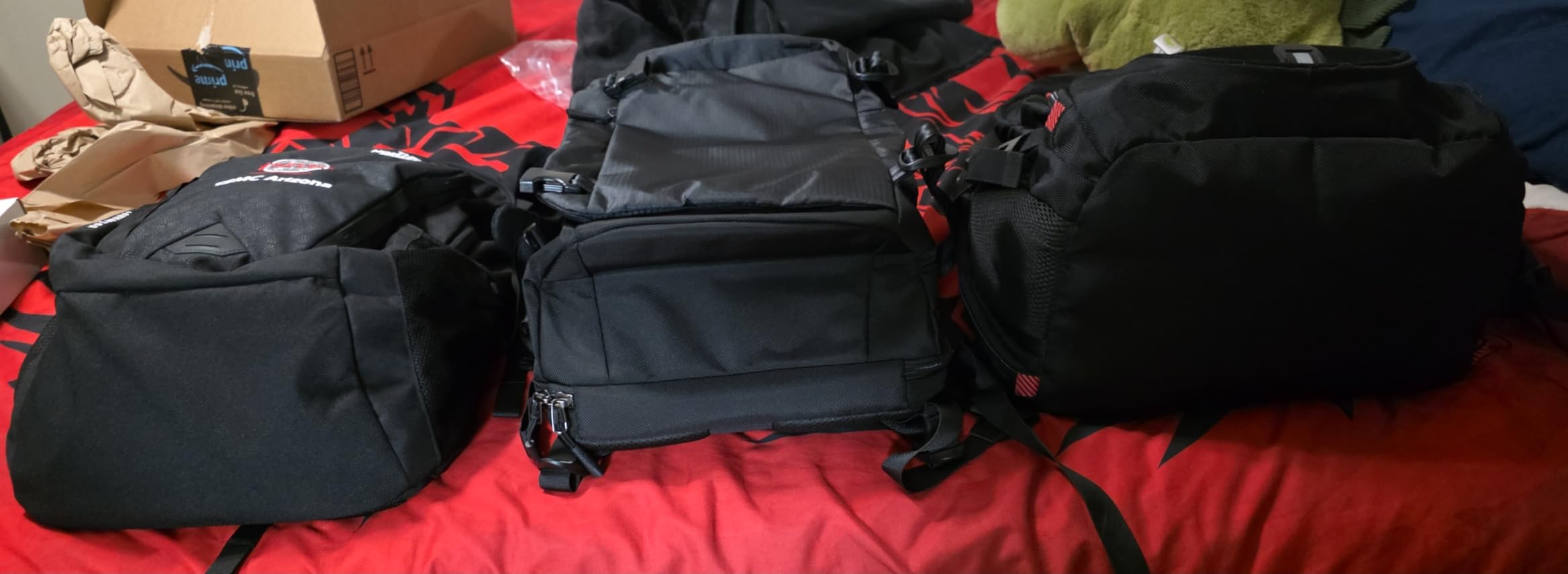 tomtoc Travel Backpack 40L, TSA Friendly Flight Approved Carry-on Luggage Hand Water-resistant Lightweight Business Rucksack, Durable Large Weekender Bag Daypack Fits 17.3 Inch Laptop customer photo 2