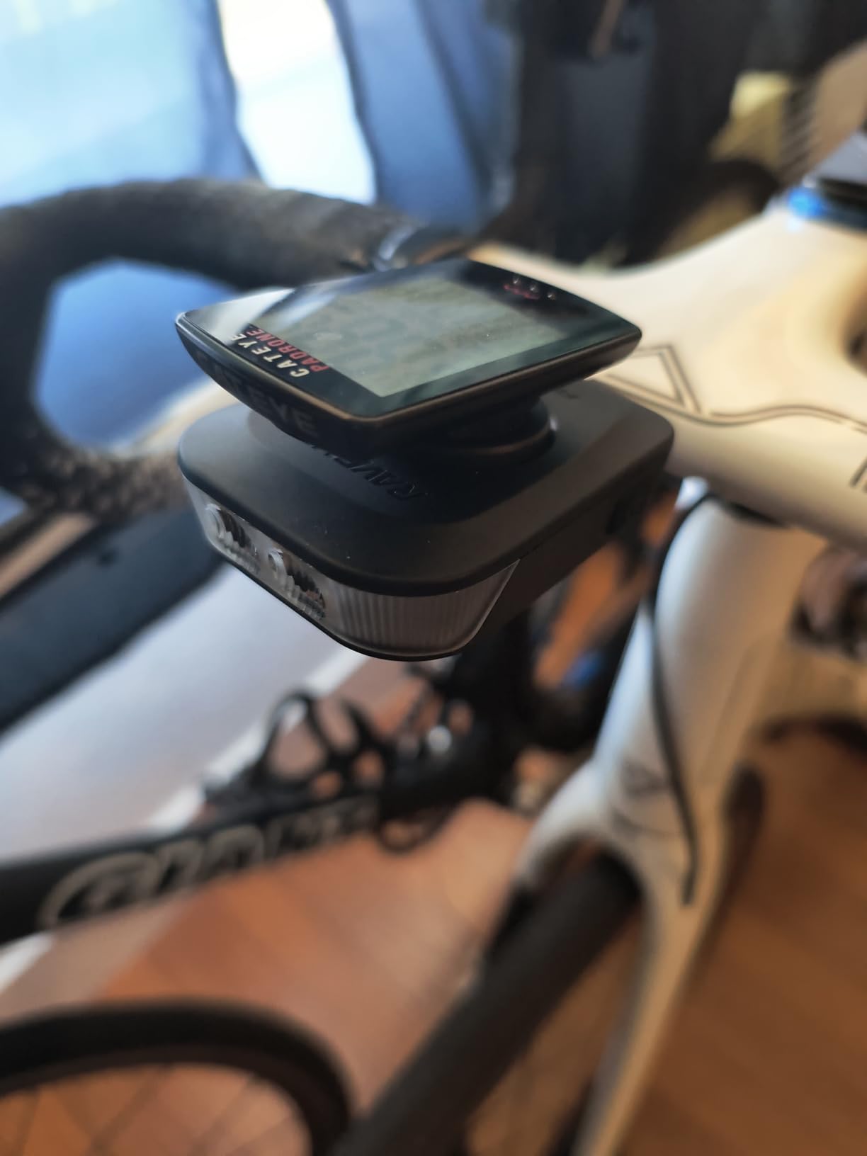 RAVEMEN FR500 Bike Front Light for Night Daytime Riding, Compatible with Garmin/Wahoo Computers, 6 Modes, Auto On/Off, Side Visible, USB-C Rechargeable & Output Bicycle Headlight for Road Urban Biking customer photo 1