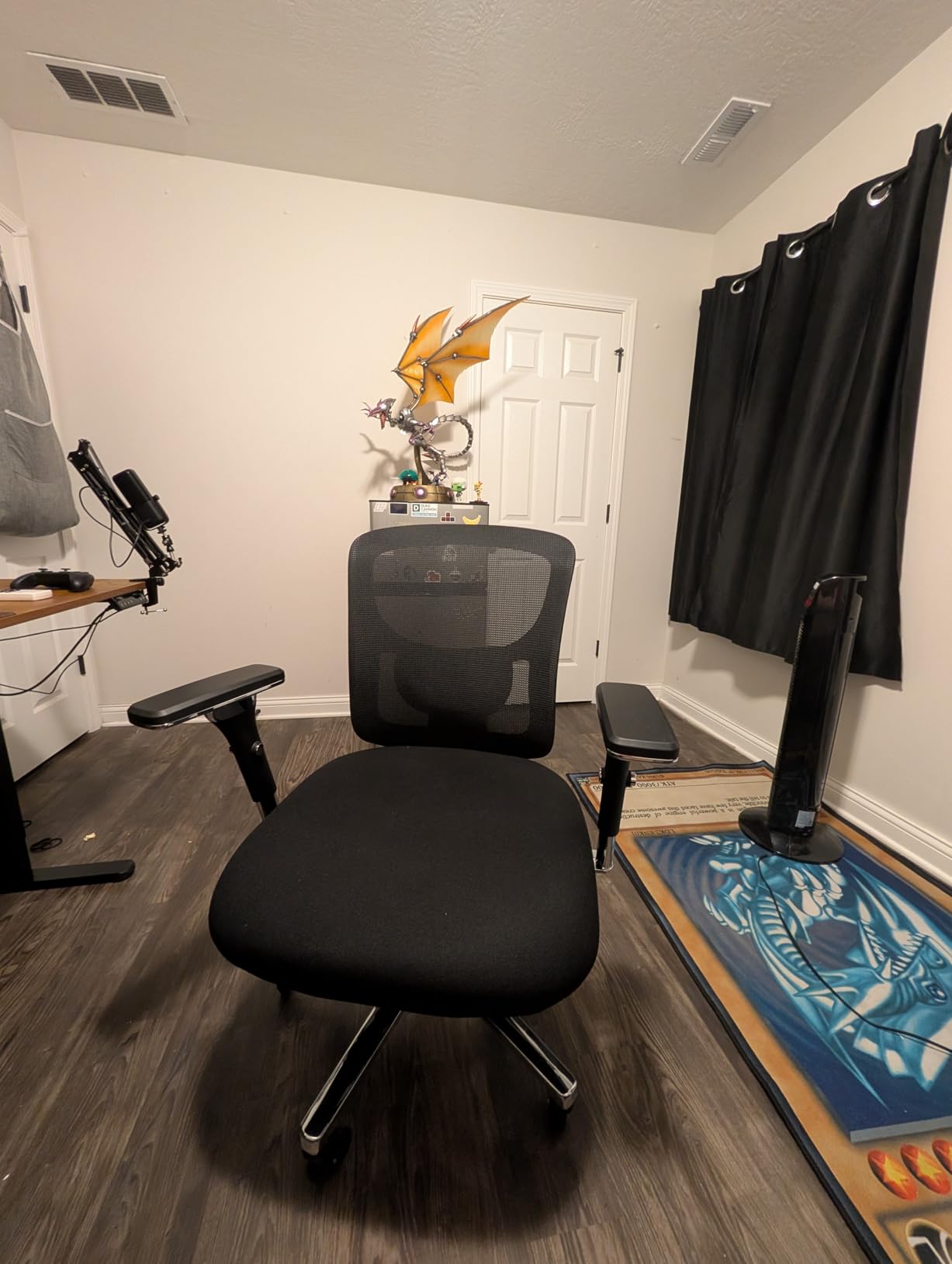 Sweetcrispy Big and Tall Office Desk Chair with Lumbar Support, 500lbs Heavy Duty Mesh Ergonomic Computer Chair with 4D Armrest and Wide Comfy Seat, Wheels for Adult, Black customer photo 1